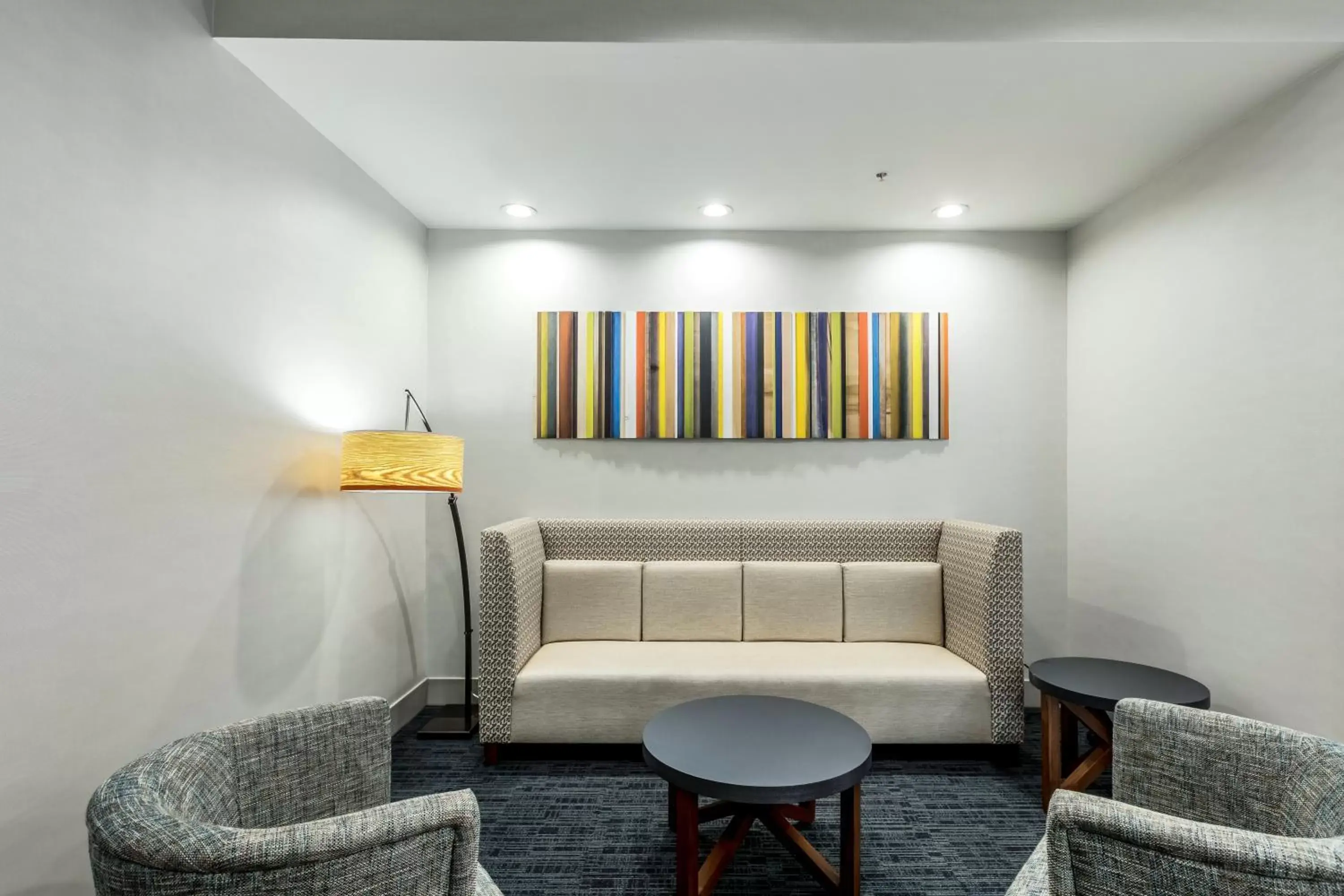 Lobby or reception, Seating Area in Holiday Inn Express & Suites Jersey City North - Hoboken, an IHG Hotel