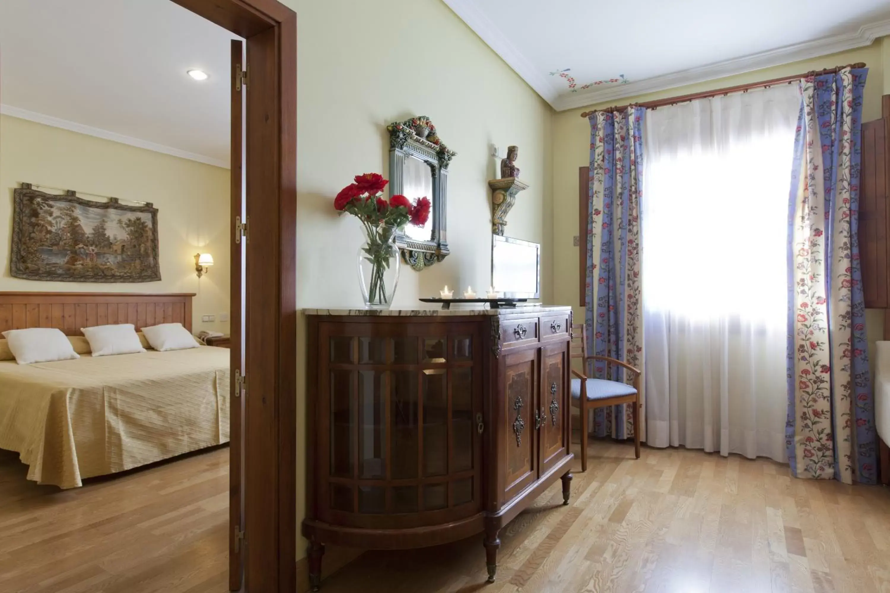 Photo of the whole room in Hotel Casona de la Reyna