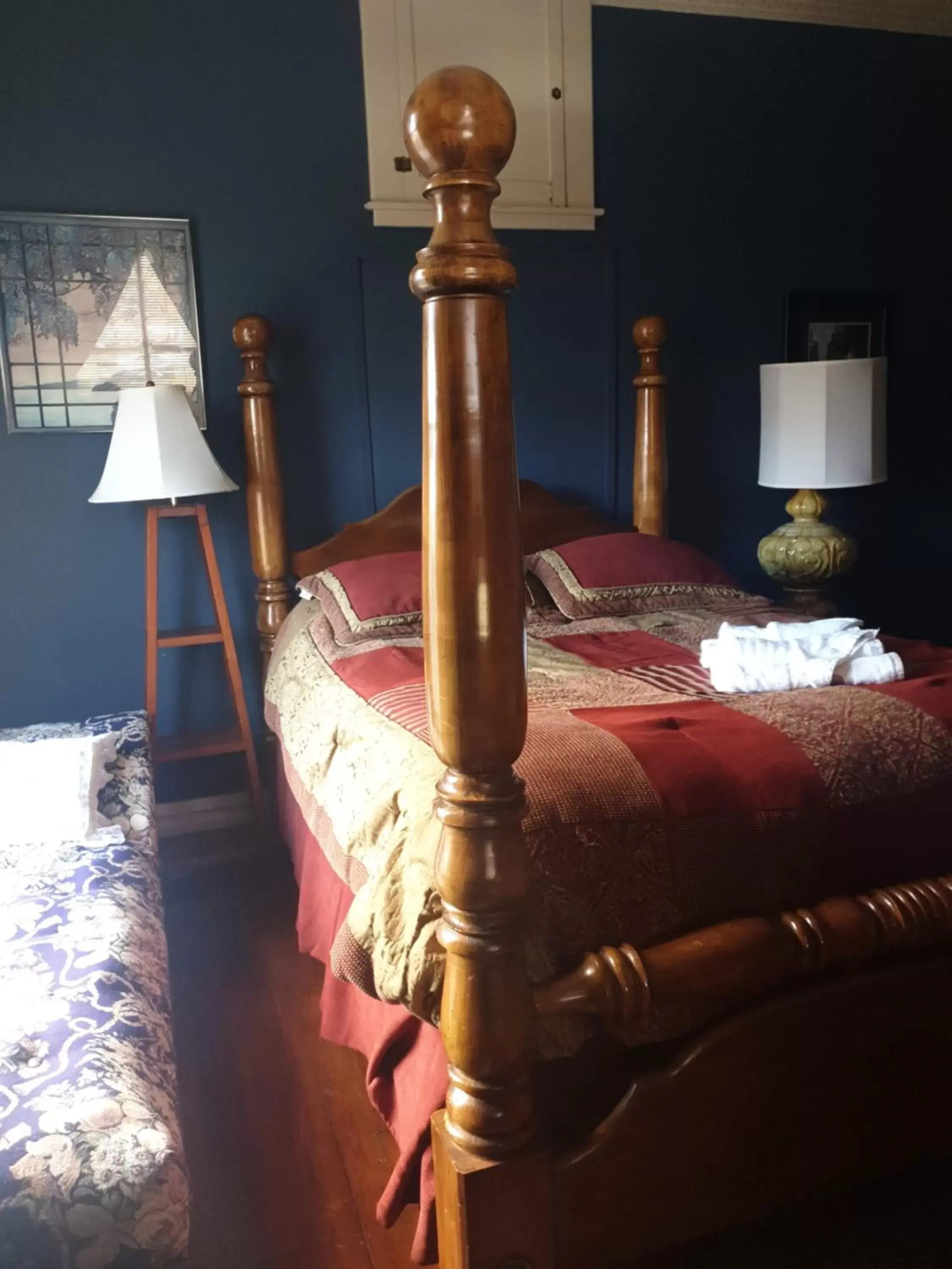 Queen Room in Ubon Thai Victorian Inn & Restaurant Queen Room in Ubon Thai Victorian Inn & Restaurant