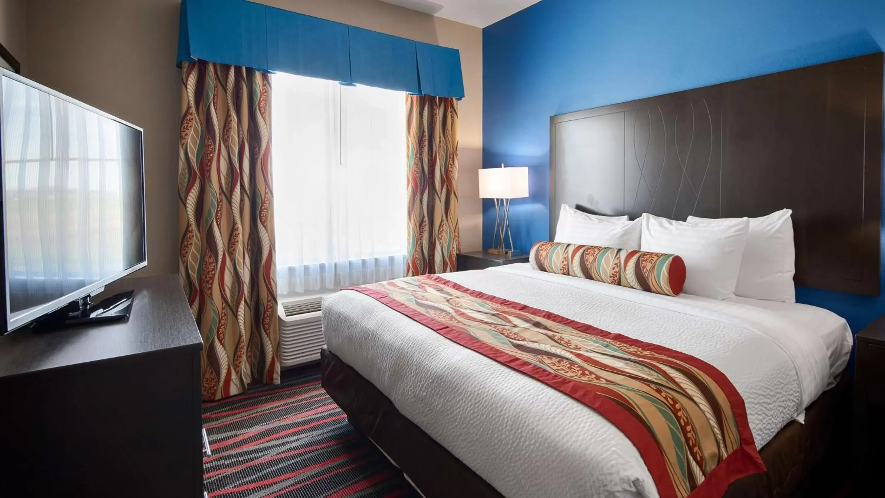 Photo of the whole room, Bed in Best Western Plus Tech Medical Center Inn Photo of the whole room, Bed in Best Western Plus Tech Medical Center Inn