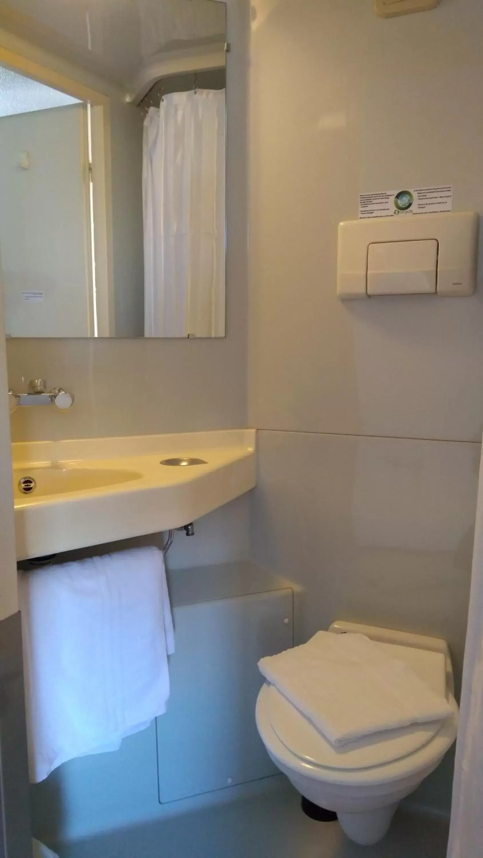 Shower, Bathroom in Premiere Classe La Rochelle Sud - Angoulins
