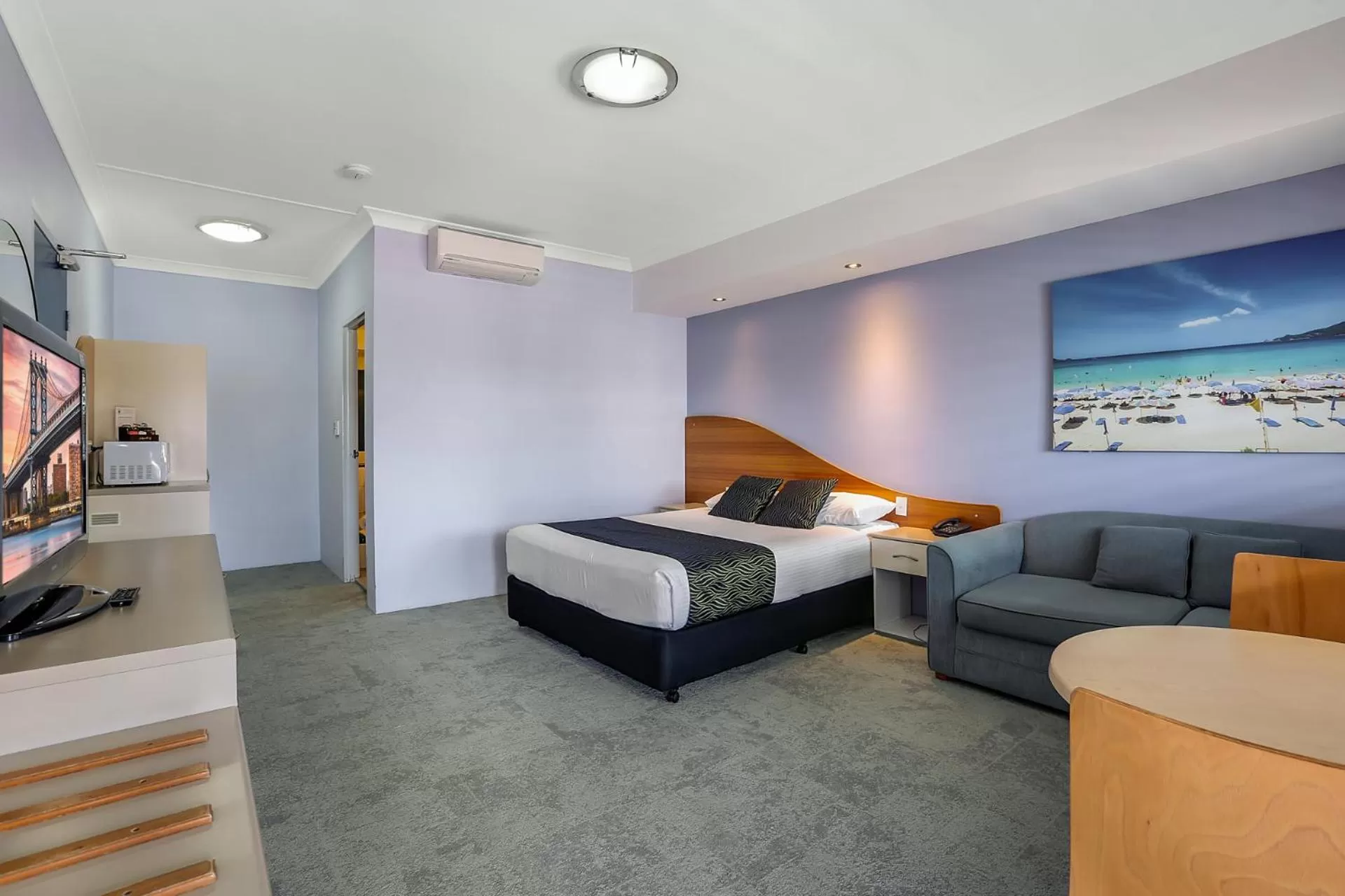 Queen Room in Shellharbour Village Motel