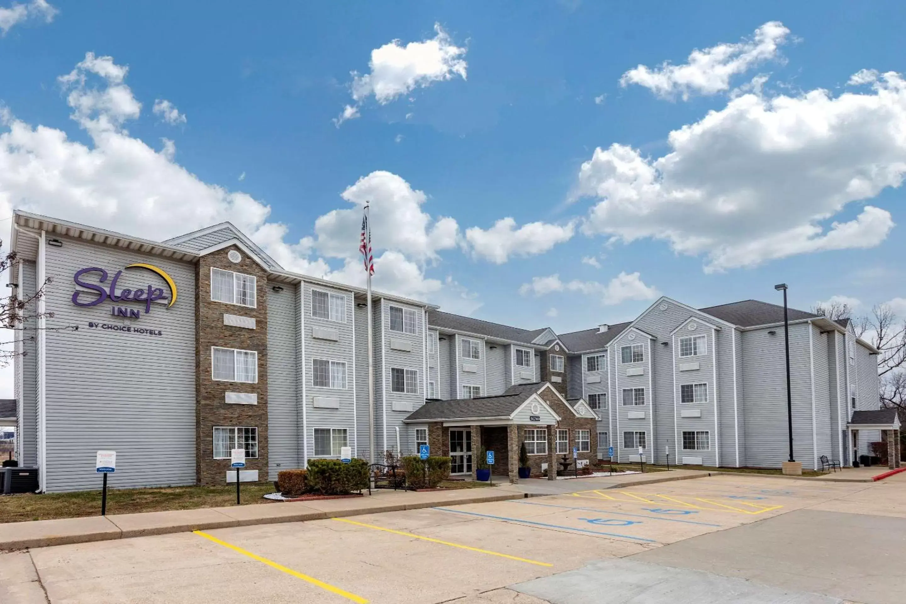 Property building in Sleep Inn St. Robert-Fort Leonard Wood