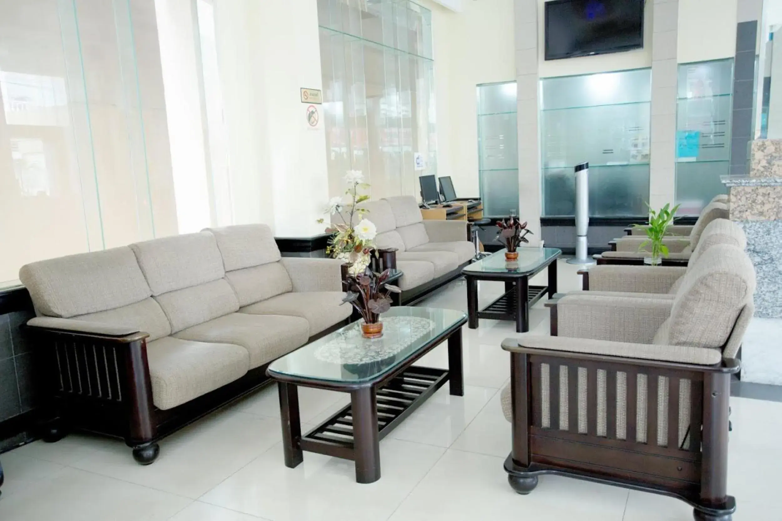 Lobby or reception, Seating Area in Salita Hotel