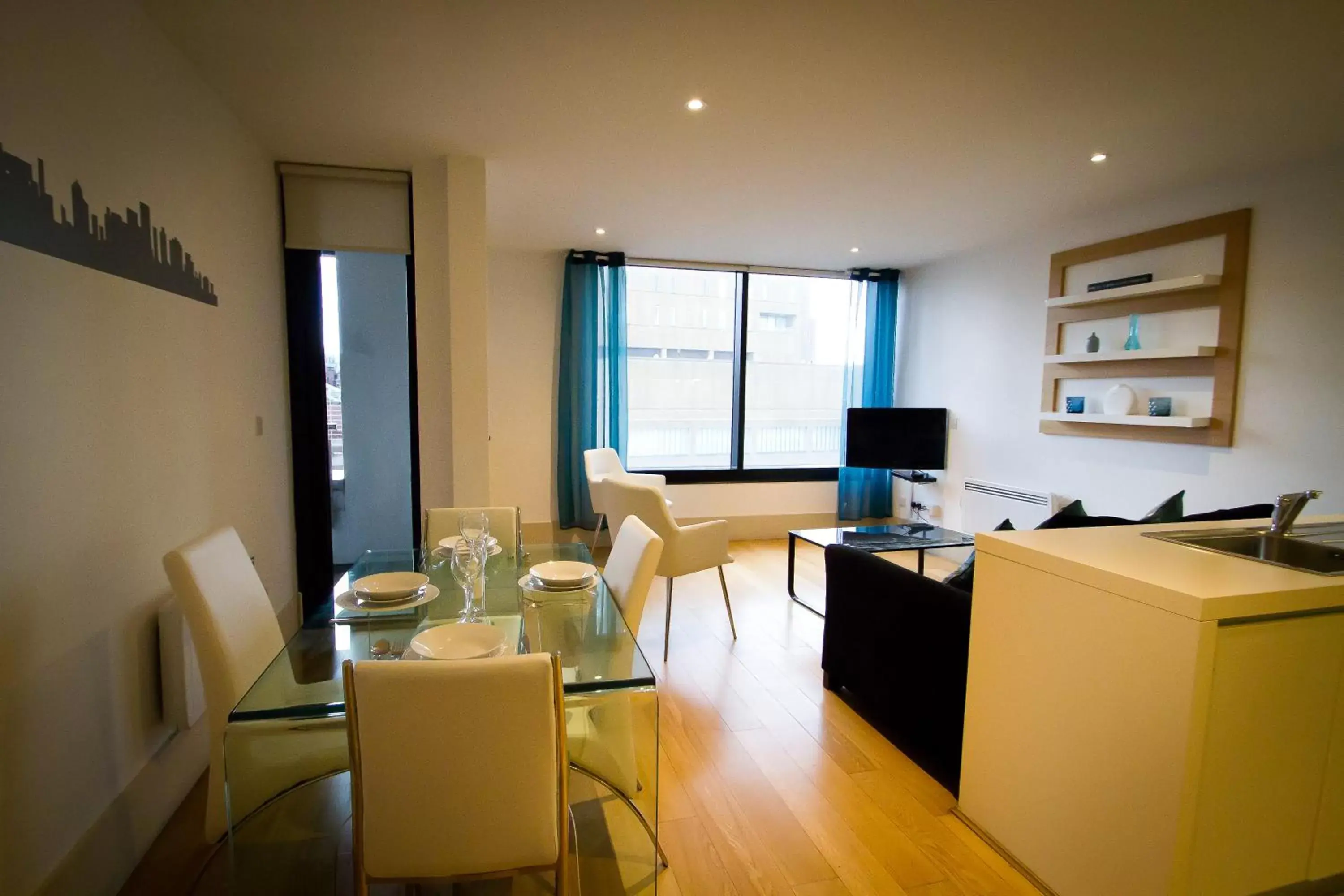 Day, Seating Area in Merchant Quarters Apartments