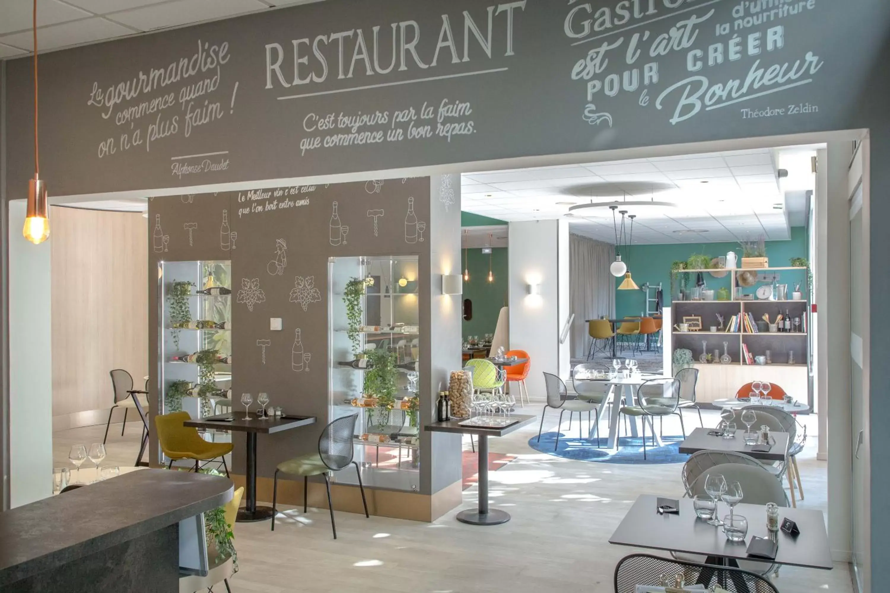 Restaurant/places to eat in Ibis Cavaillon Portes du Luberon