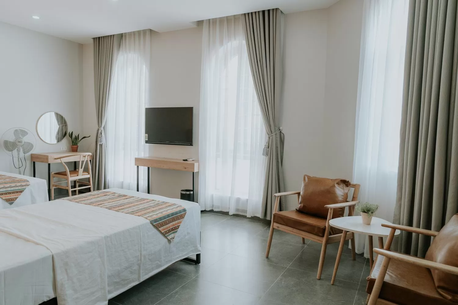 Photo of the whole room, Bed in Le Cactus Hotel Ha Long