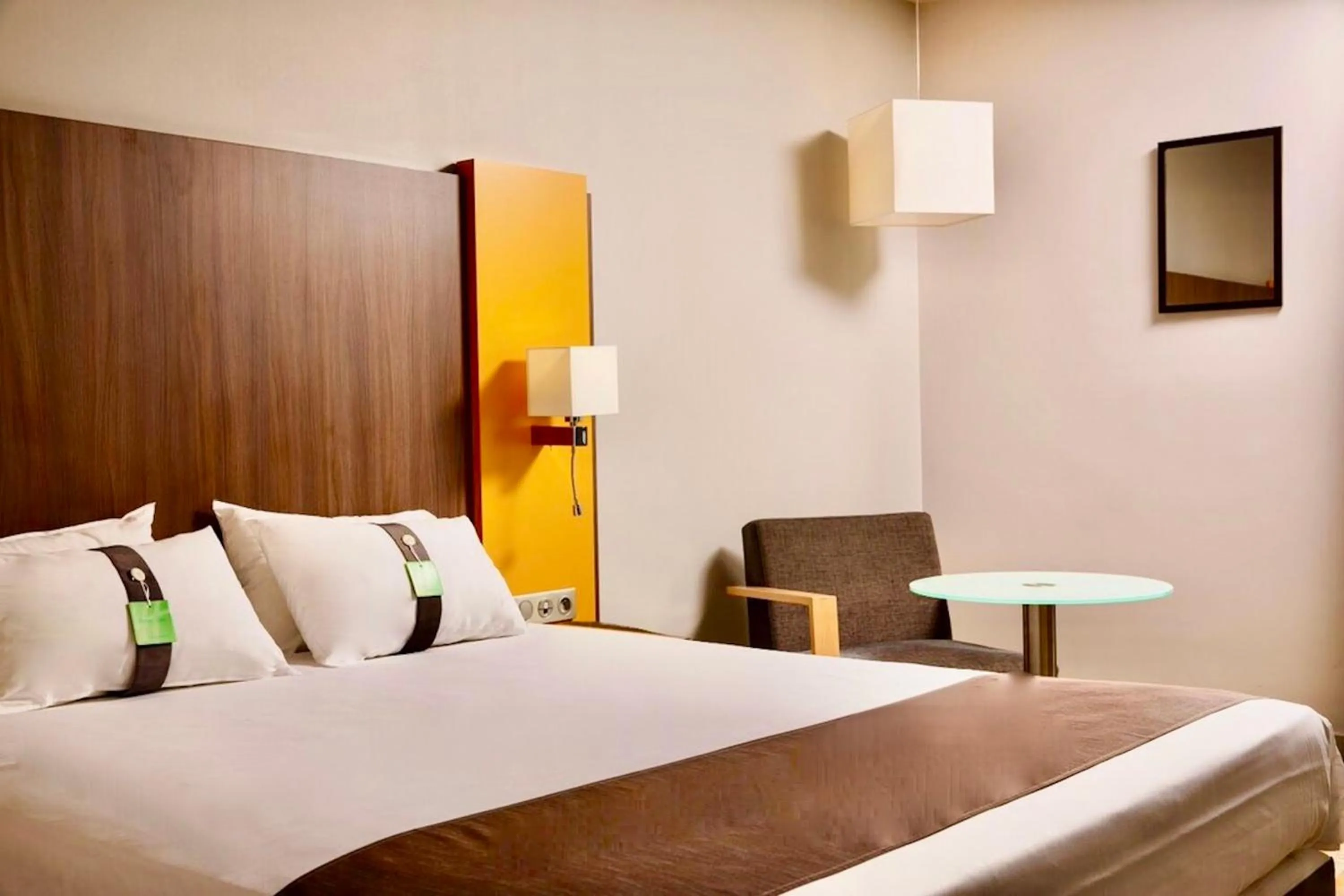 Photo of the whole room, Bed in Holiday Inn Lyon Vaise by IHG