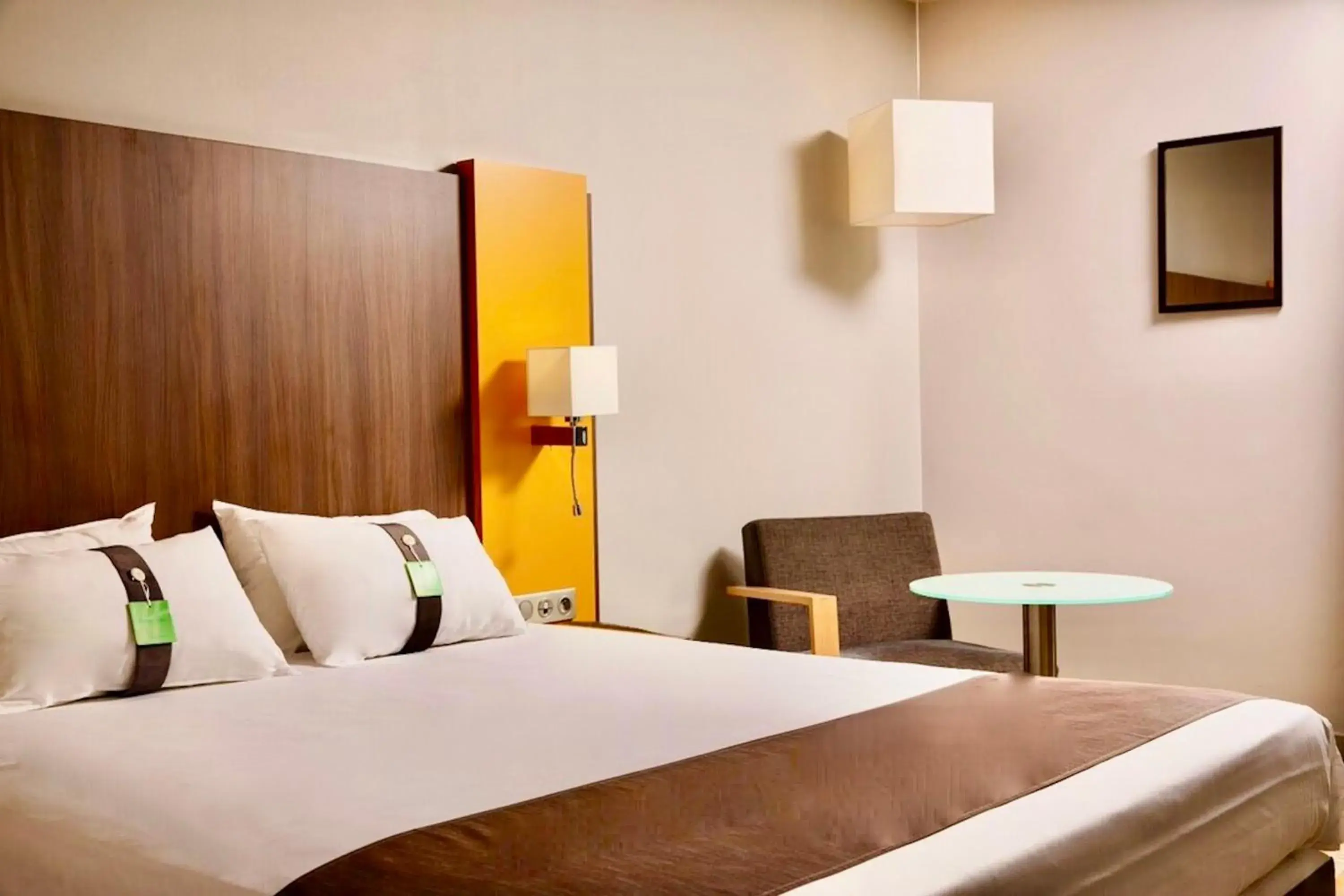Photo of the whole room, Bed in Holiday Inn Lyon Vaise by IHG Photo of the whole room, Bed in Holiday Inn Lyon Vaise by IHG