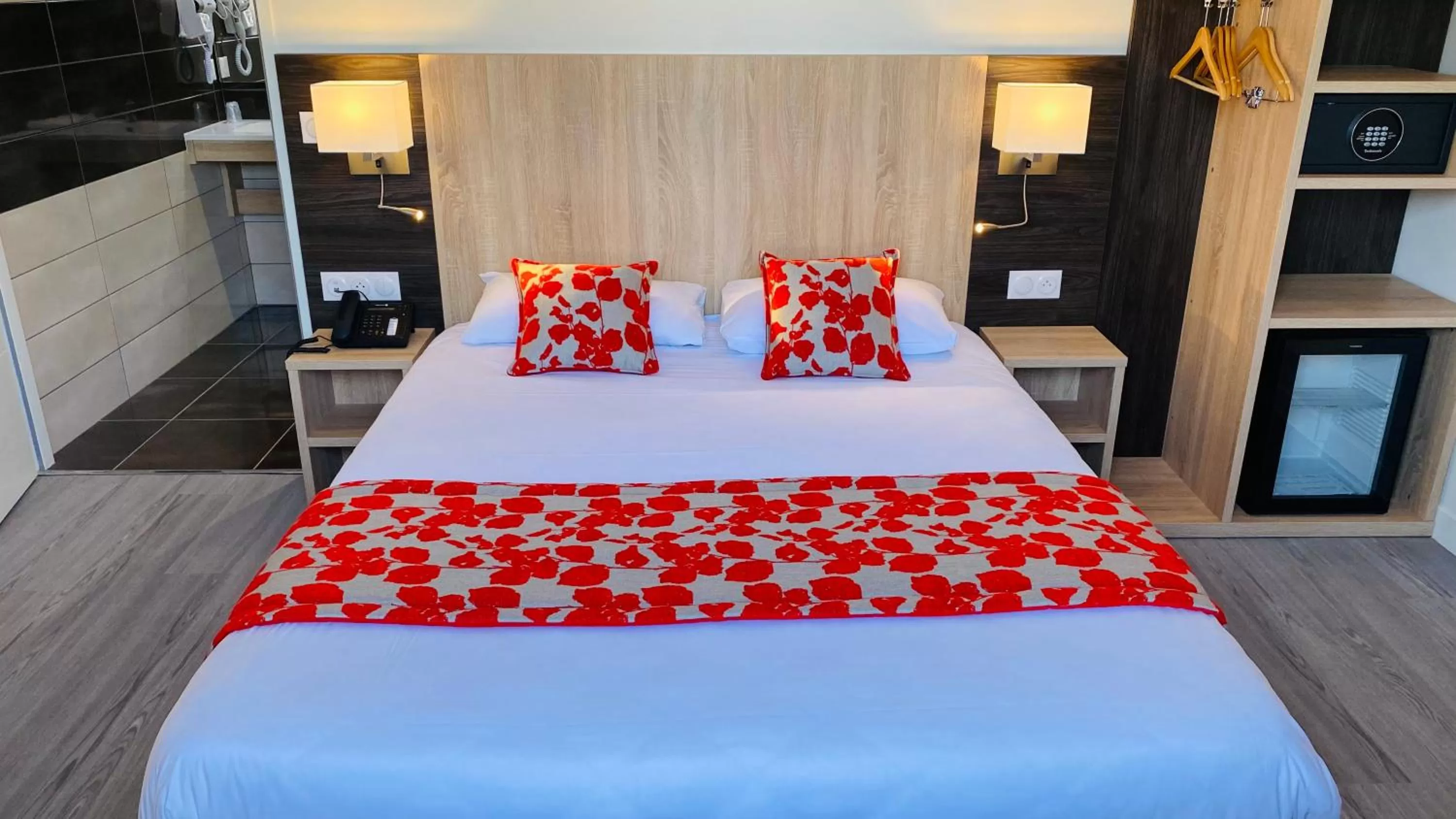 Photo of the whole room, Bed in Hotel Martinez Grenay