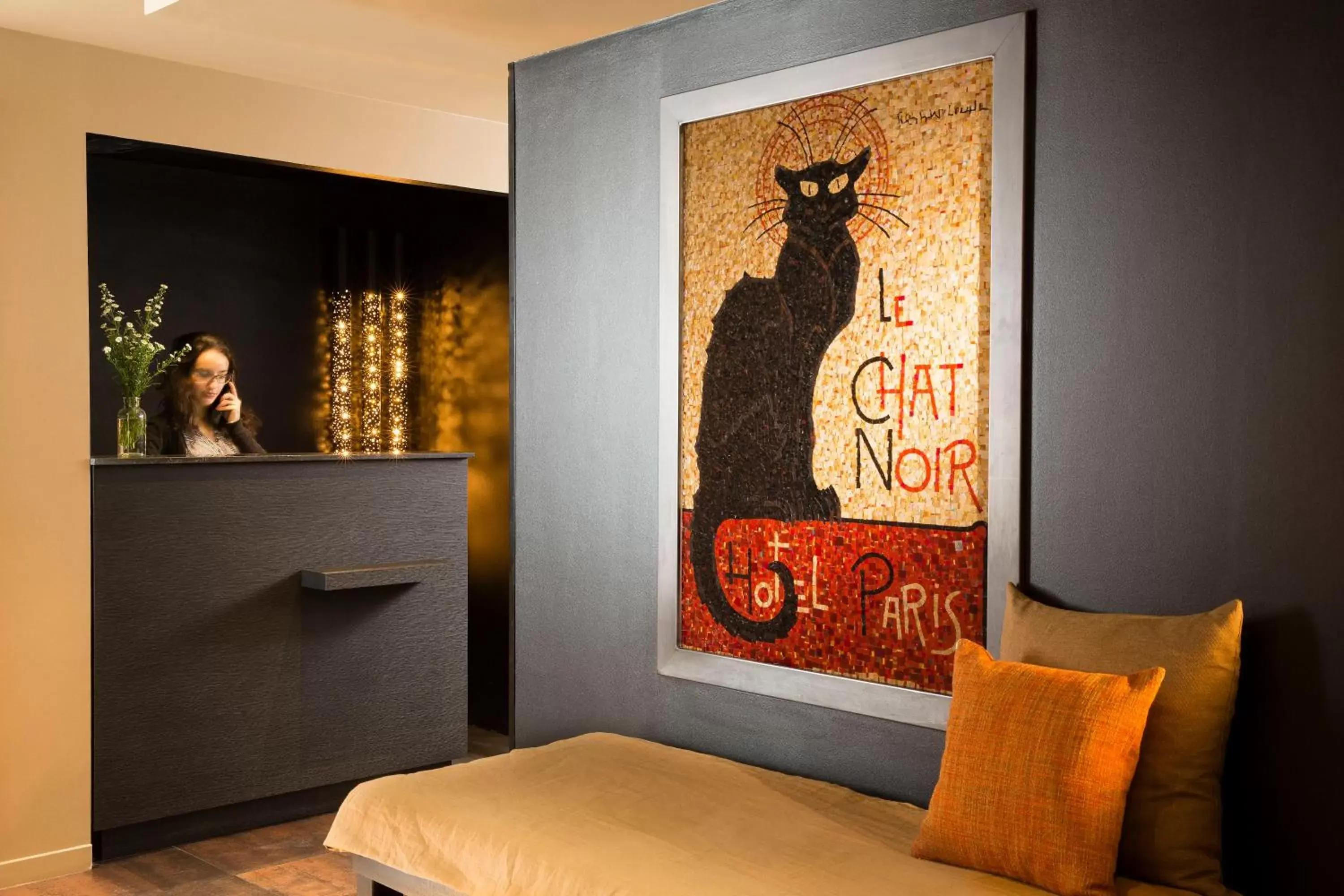 Lobby or reception, Bed in Hotel Le Chat Noir