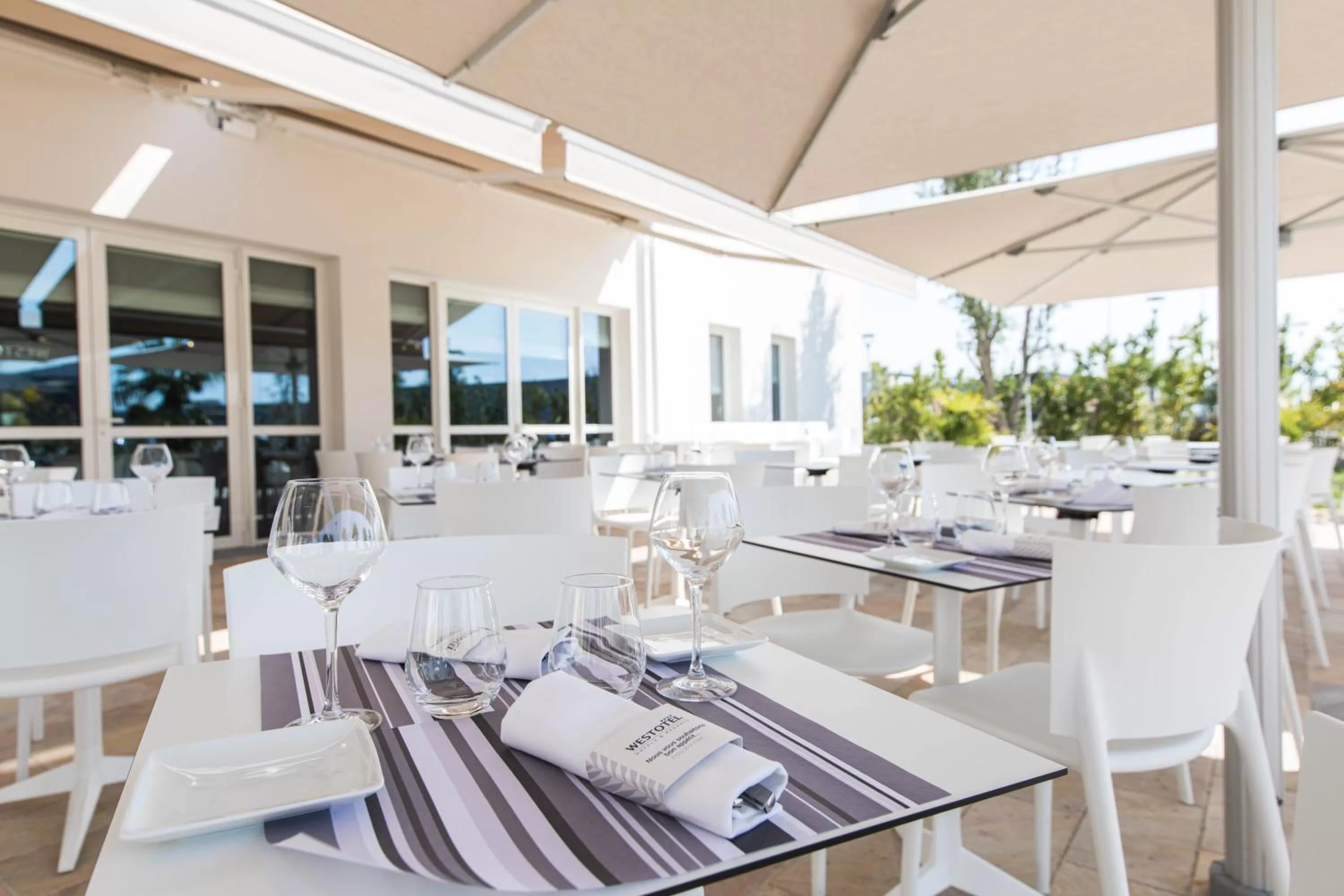 Patio in Westotel Tours Val de Loire