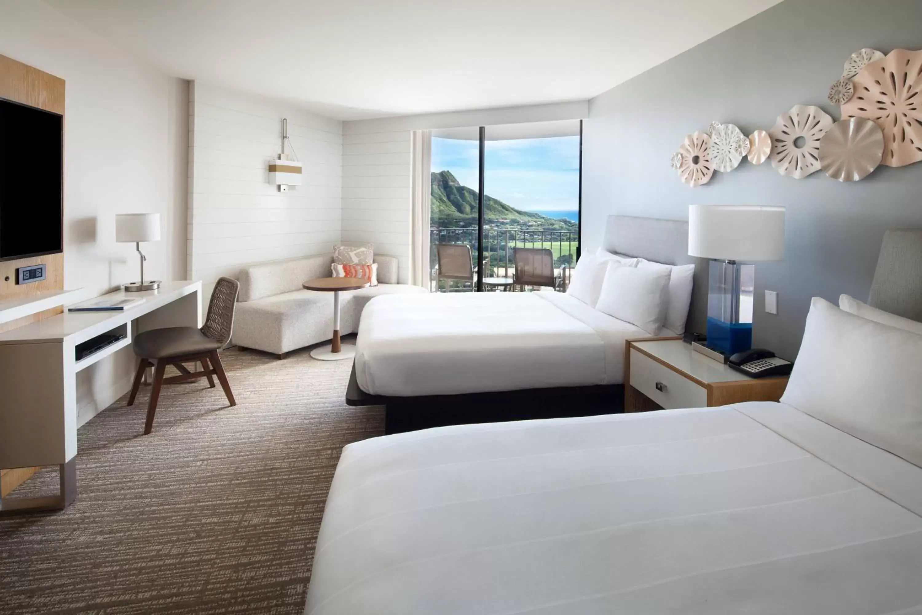 Bedroom in Waikiki Beach Marriott Resort & Spa