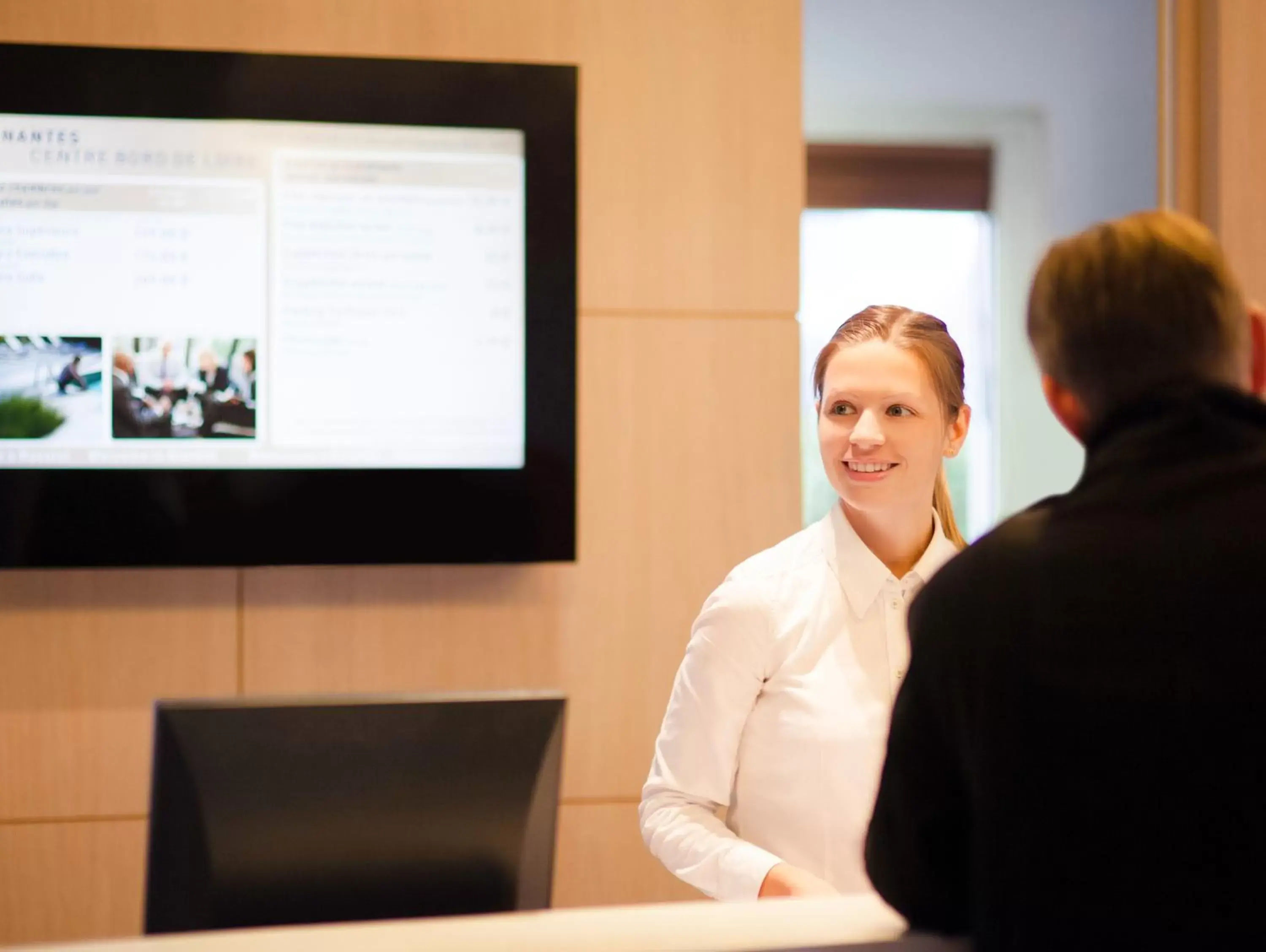 Staff in Novotel Nantes Centre Bord de Loire