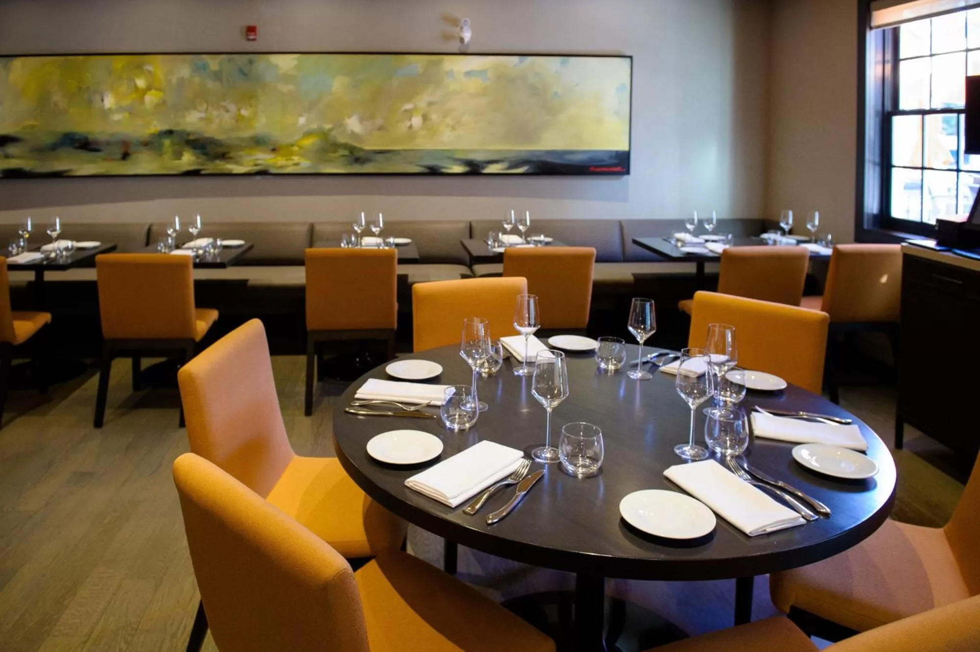 Restaurant/places to eat in 124 on Queen Hotel & Spa