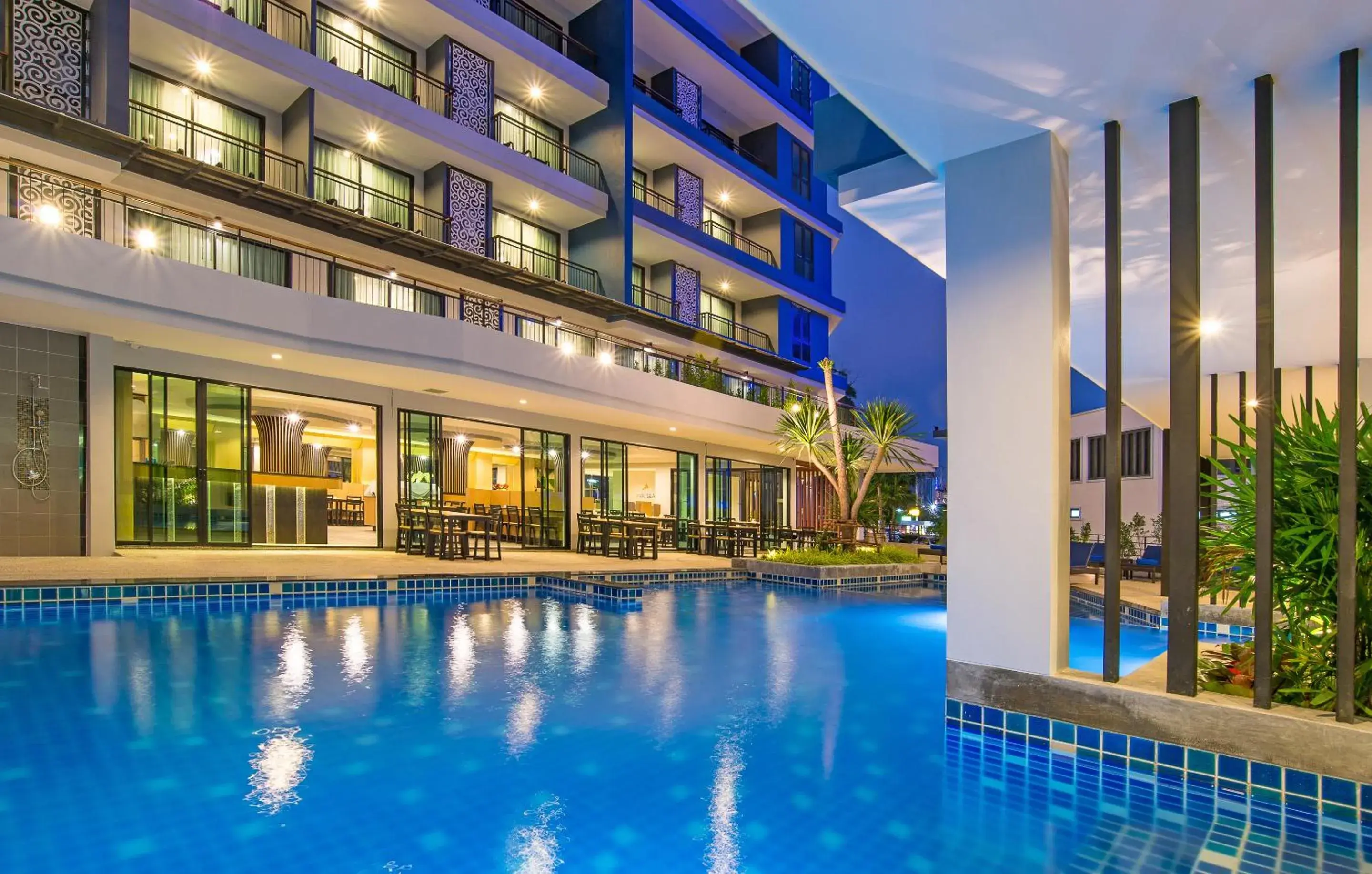 Lounge or bar, Swimming Pool in AVA SEA Resort Ao Nang Beach-SHA Extra Plus