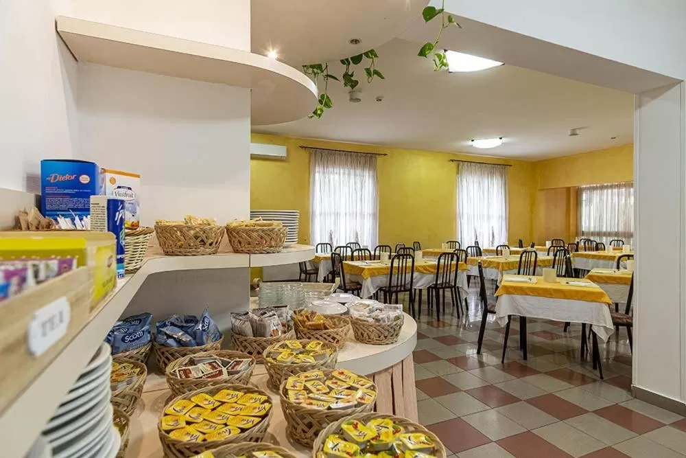 Restaurant/Places to Eat in Hotel Oasi del Mare