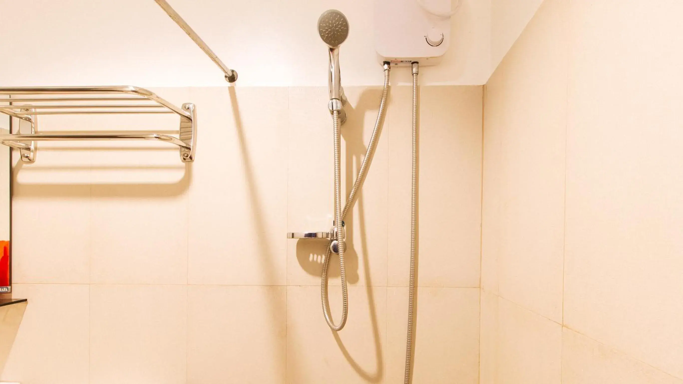 Shower, Bathroom in RedDoorz San Antonio Makati - Vaccinated Staff