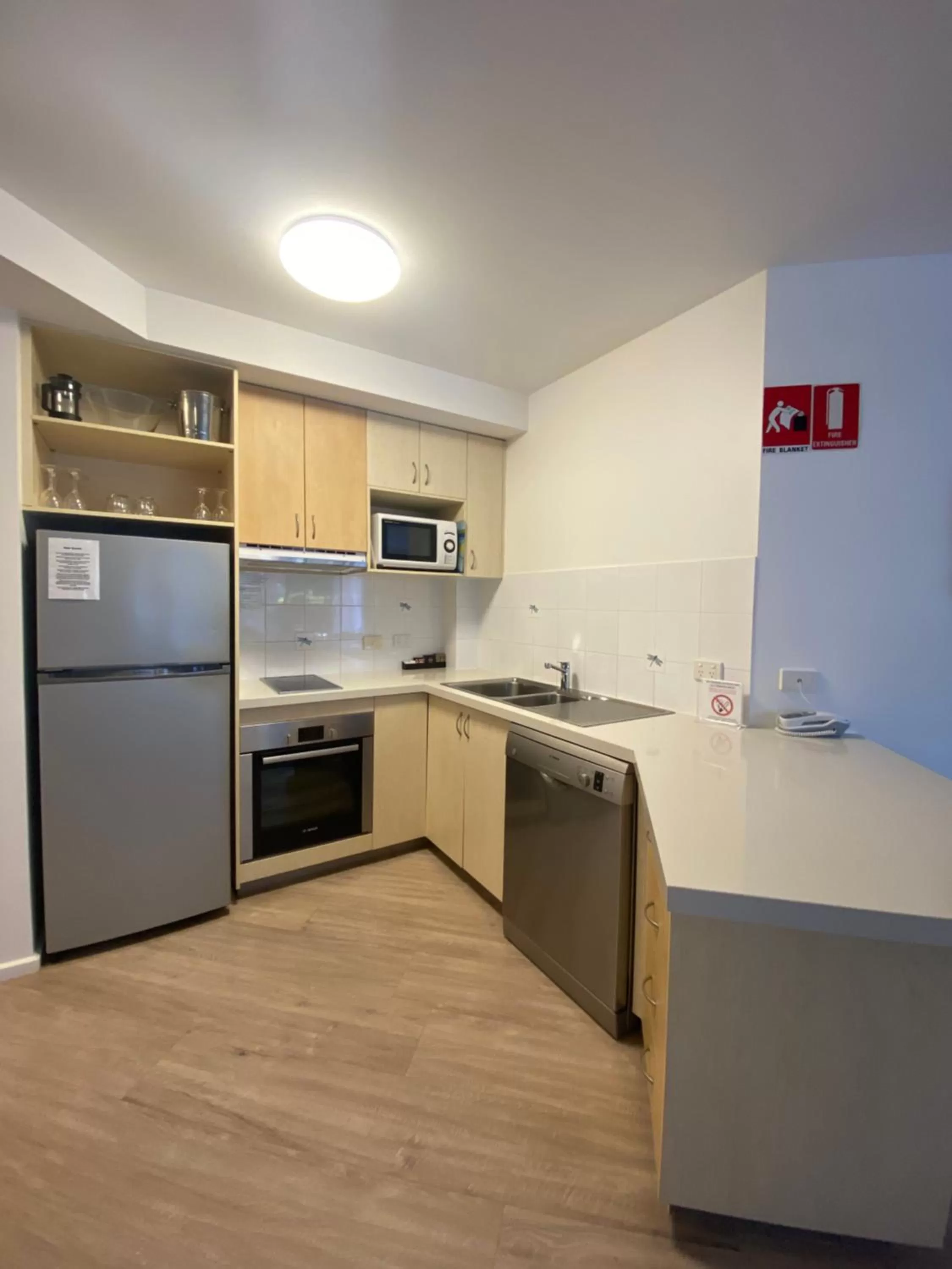 Kitchen or kitchenette, Kitchen/Kitchenette in The Byron Beachcomber