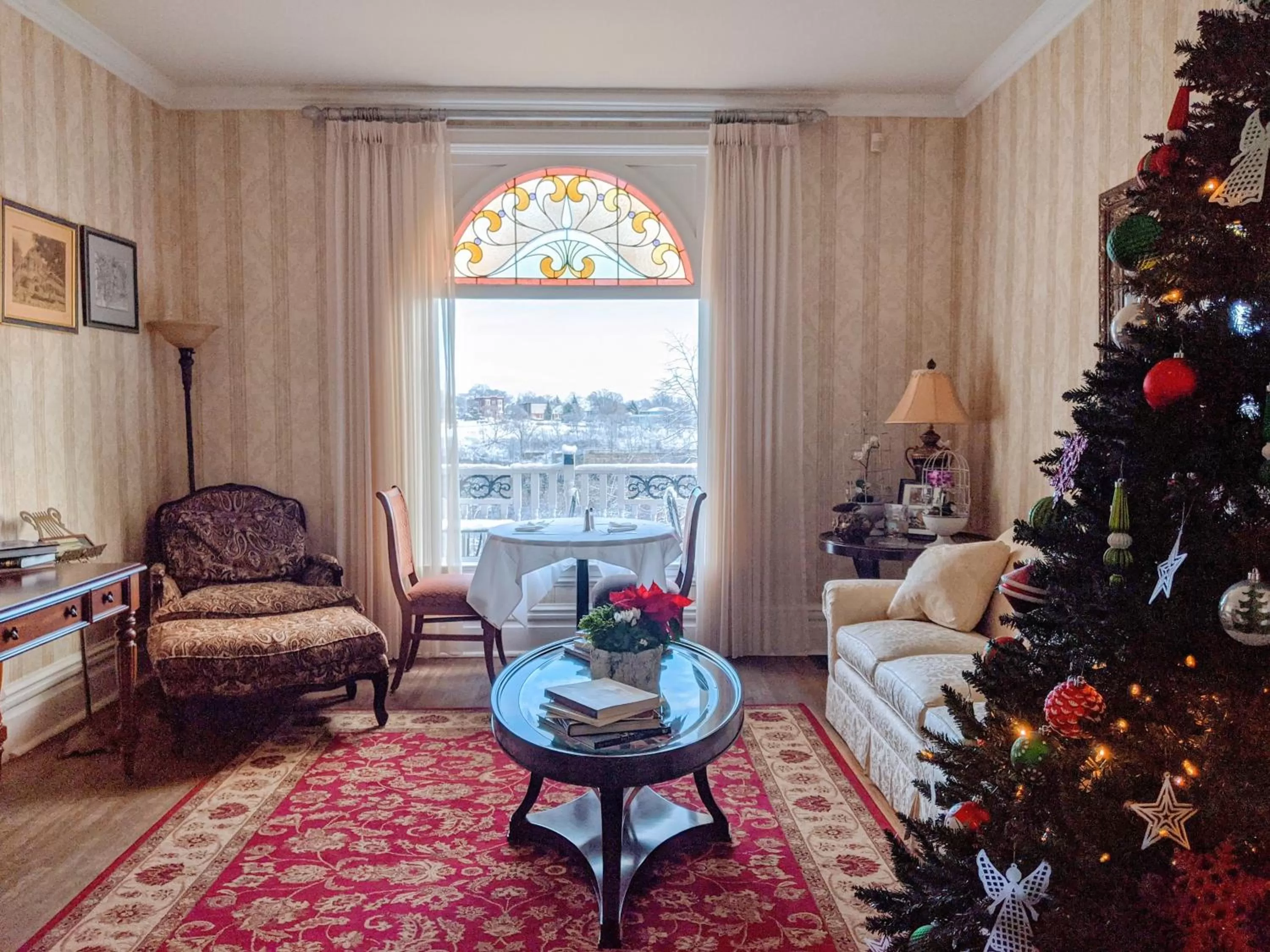 Living room in Niagara Grandview Boutique Hotel