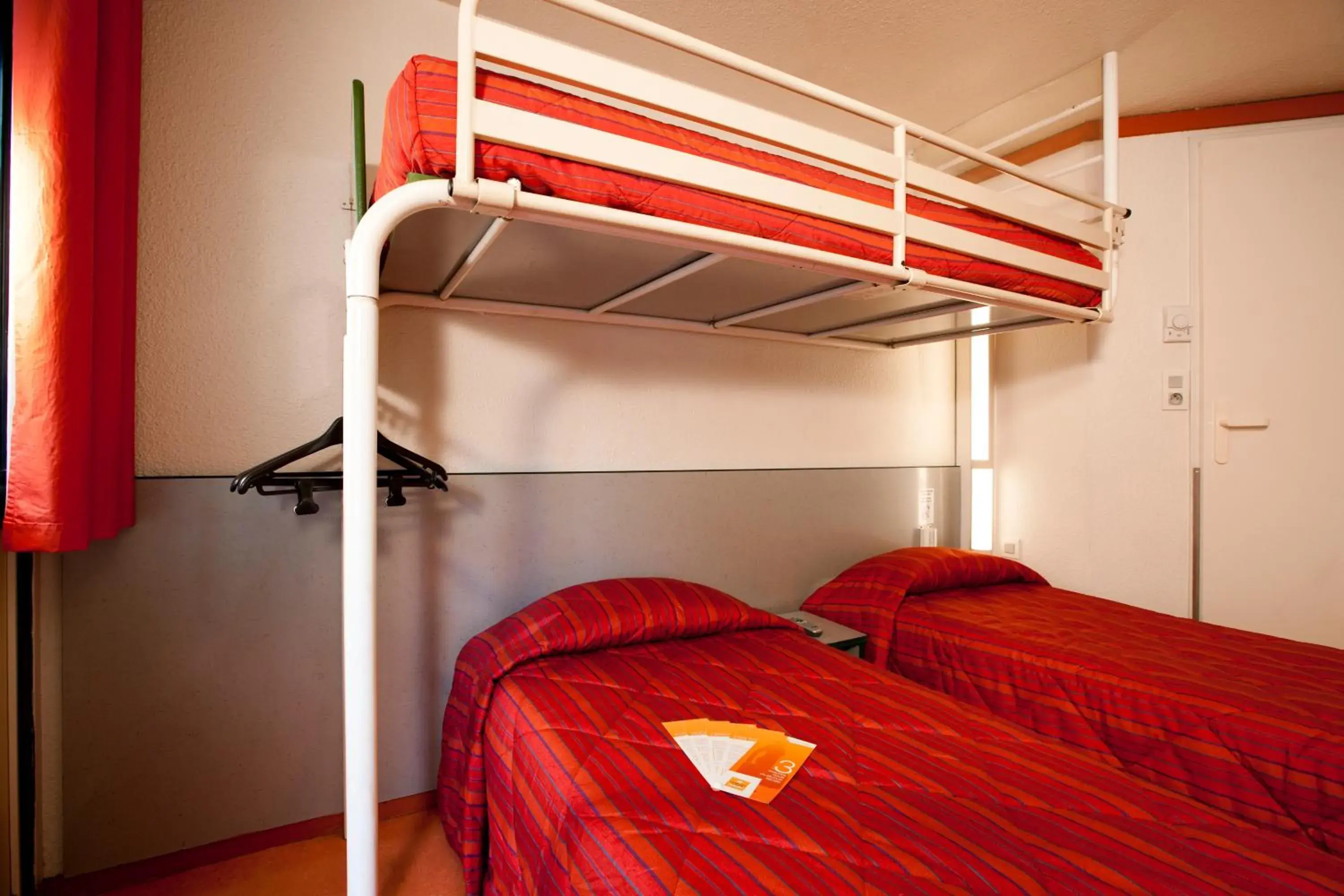 Bed, Bunk Bed in Premiere Classe Orleans Nord - Saran