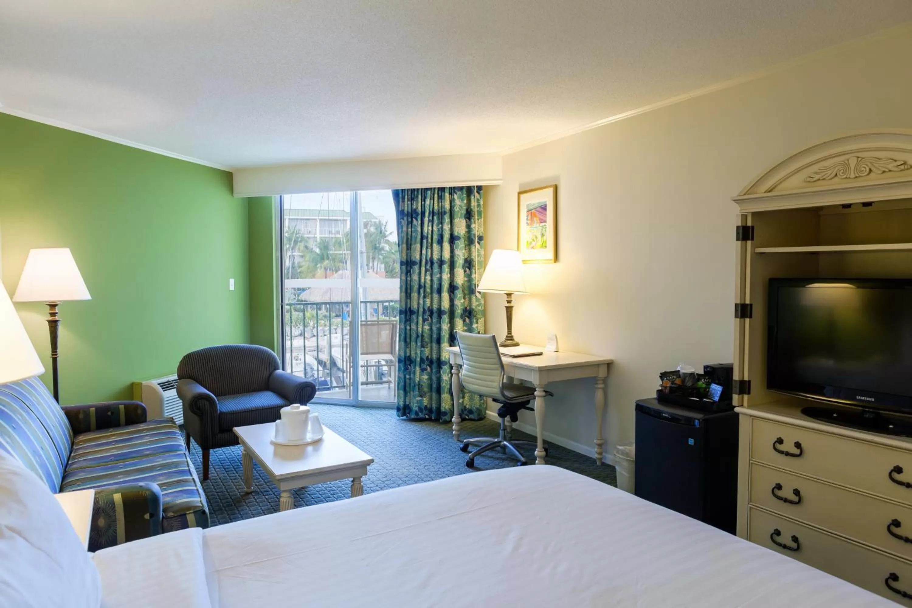 Photo of the whole room, Bed in Holiday Inn Key Largo by IHG