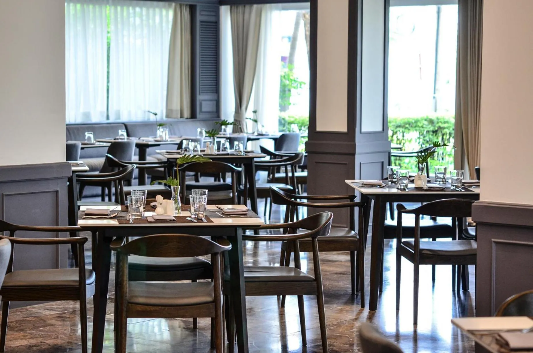 Restaurant/places to eat in SC Park Hotel