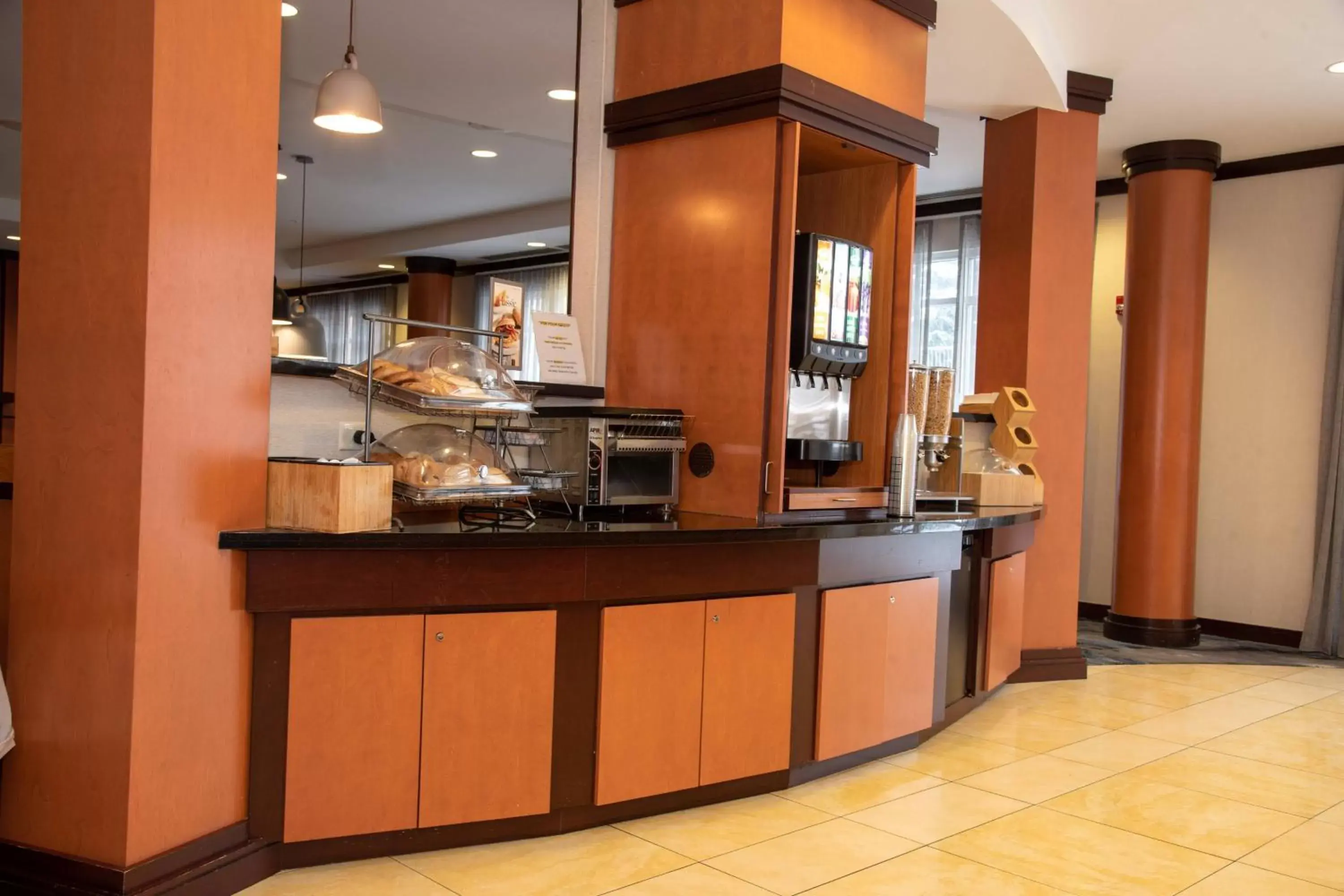 Breakfast, Lobby/Reception in Fairfield Inn & Suites Lewisburg