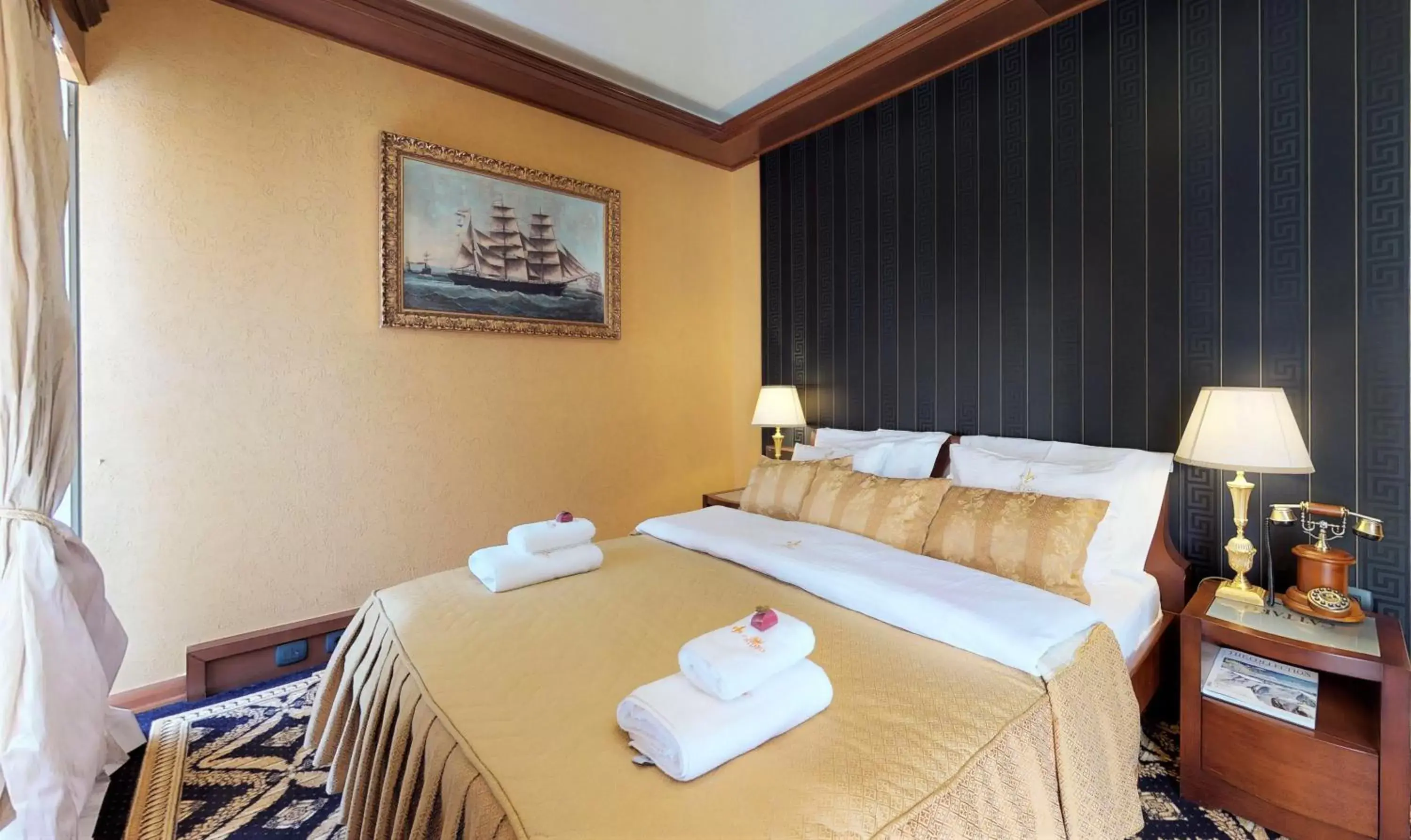 Bed in Historic Boutique Hotel Cattaro