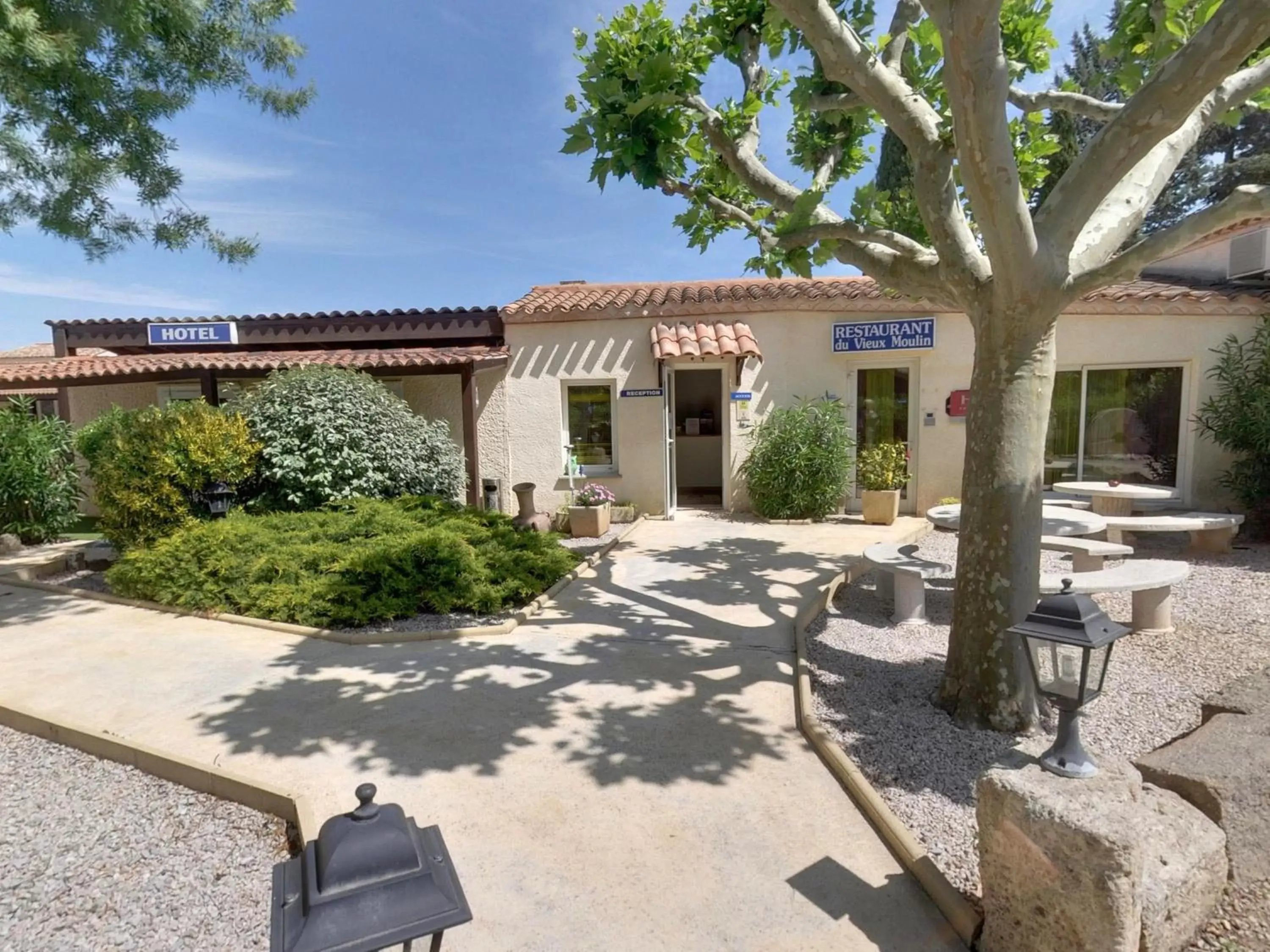 Facade/entrance, Property Building in Hotel Le Vieux Moulin