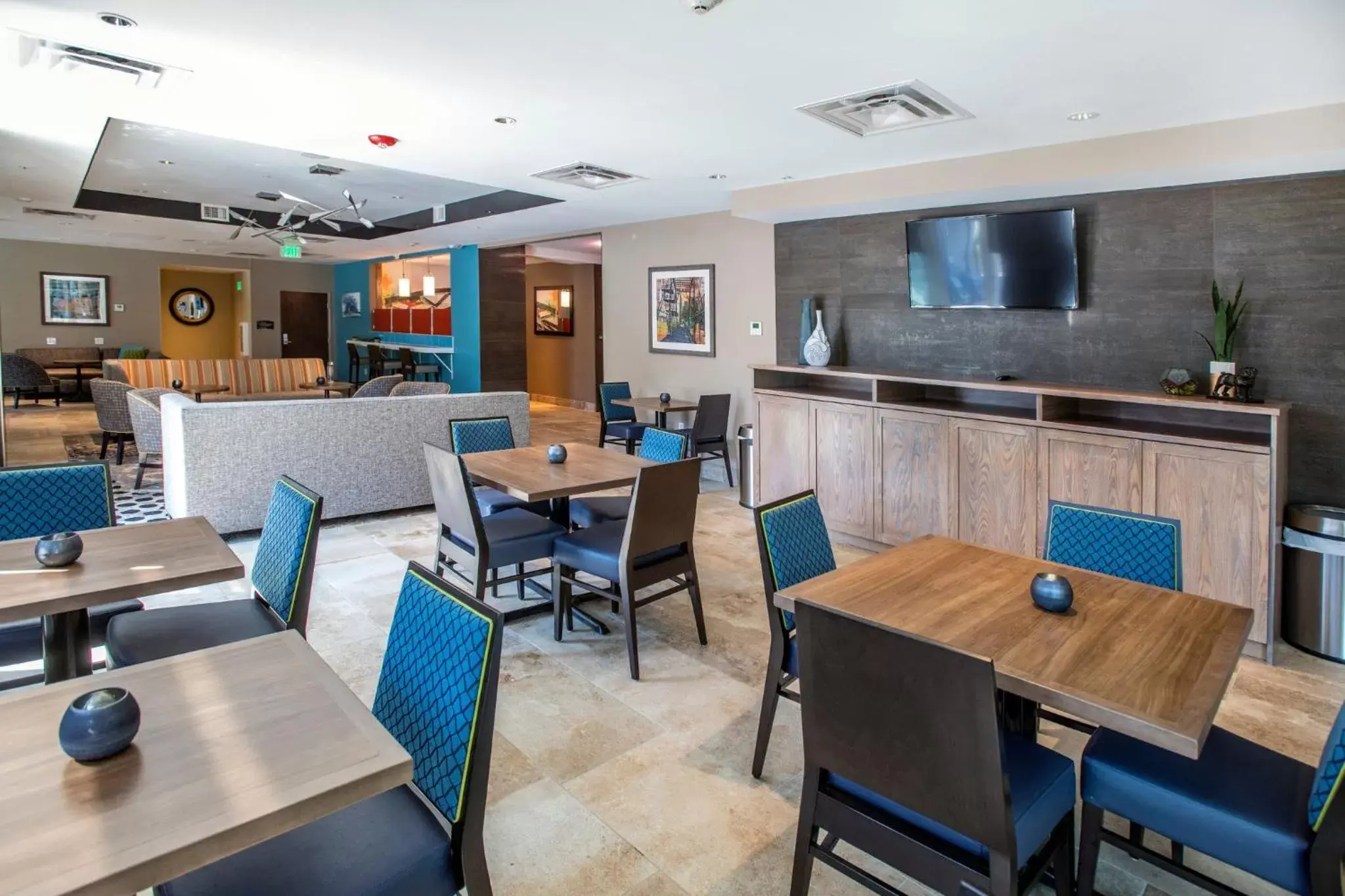 Restaurant/Places to Eat in Staybridge Suites Denver Downtown, an IHG Hotel