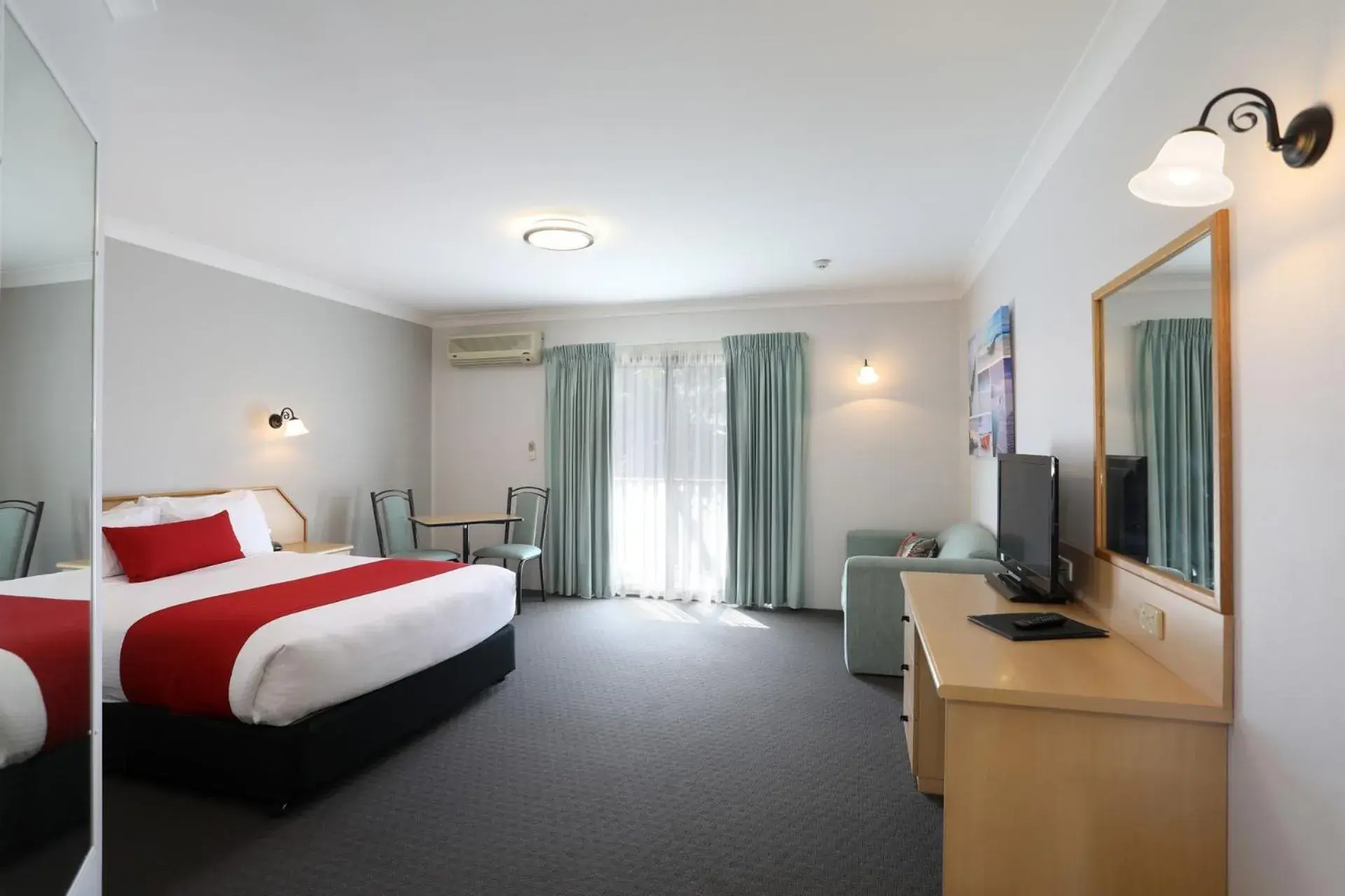 Bed in Redhill Tamworth Motor Inn and Conference Centre