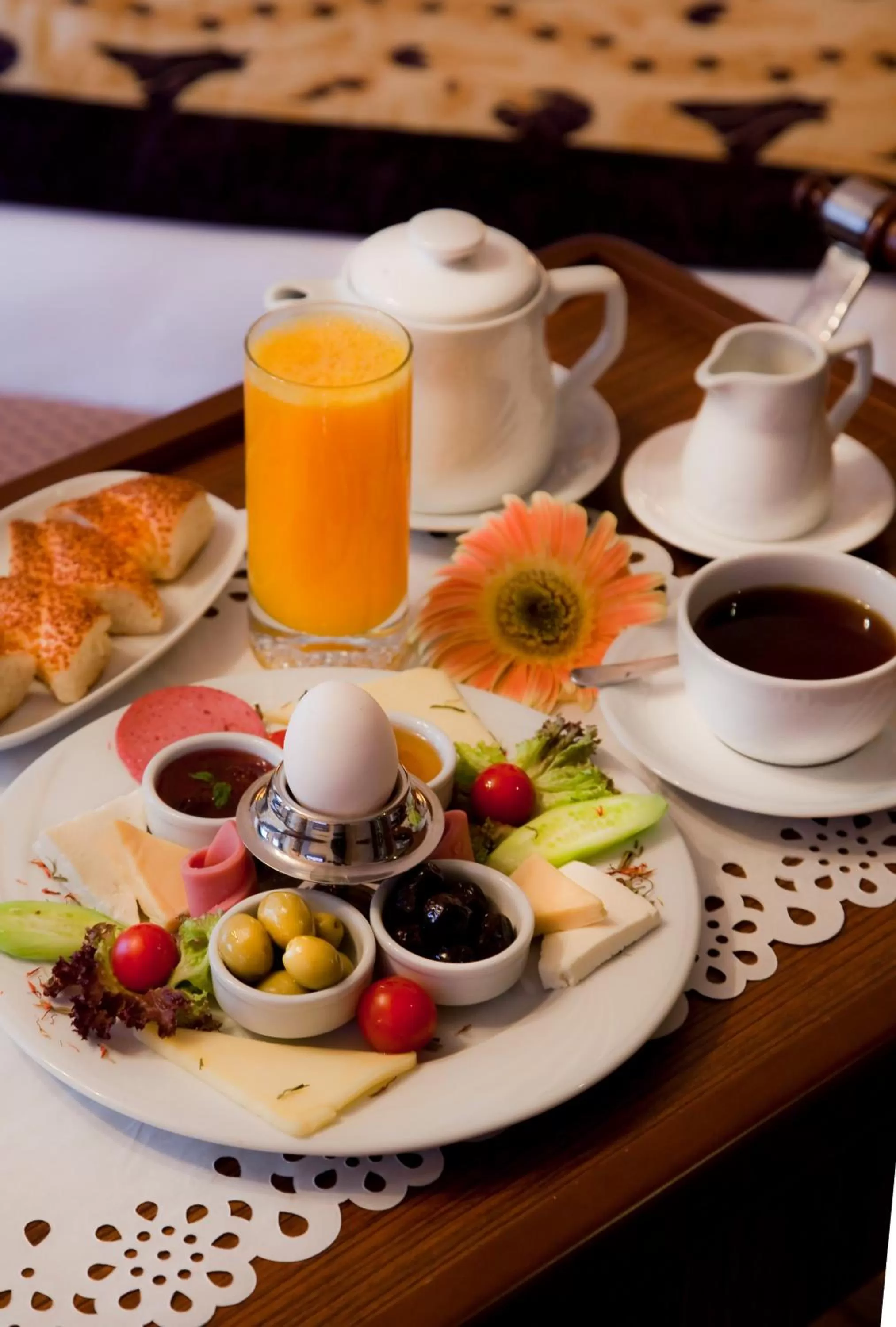 Restaurant/places to eat in GLK PREMIER The Home Suites & Spa