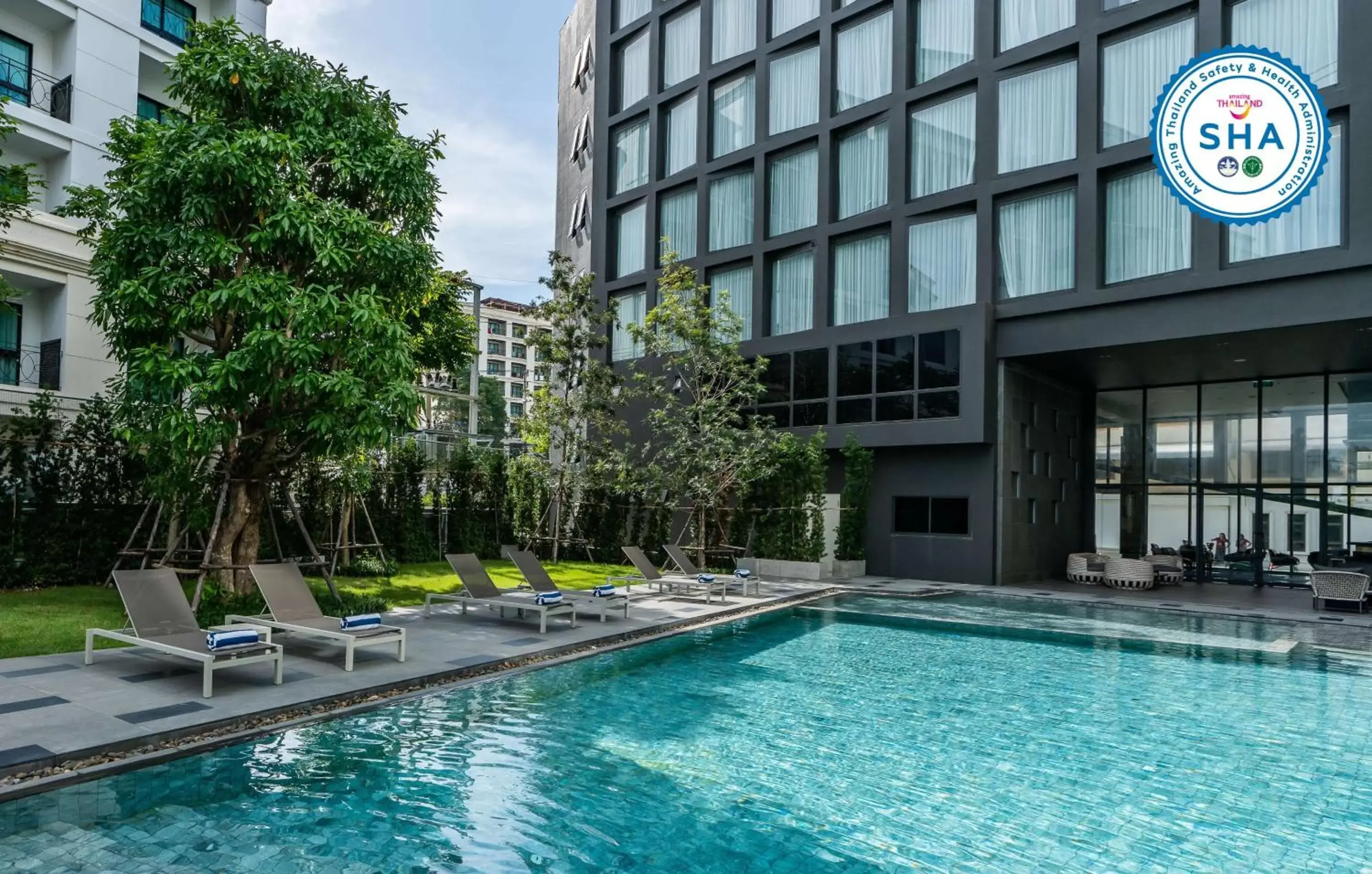 Property building, Swimming Pool in Best Western Plus Nexen Pattaya