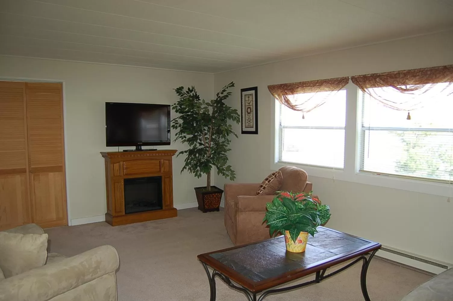 Seating Area in Ledges By the Bay