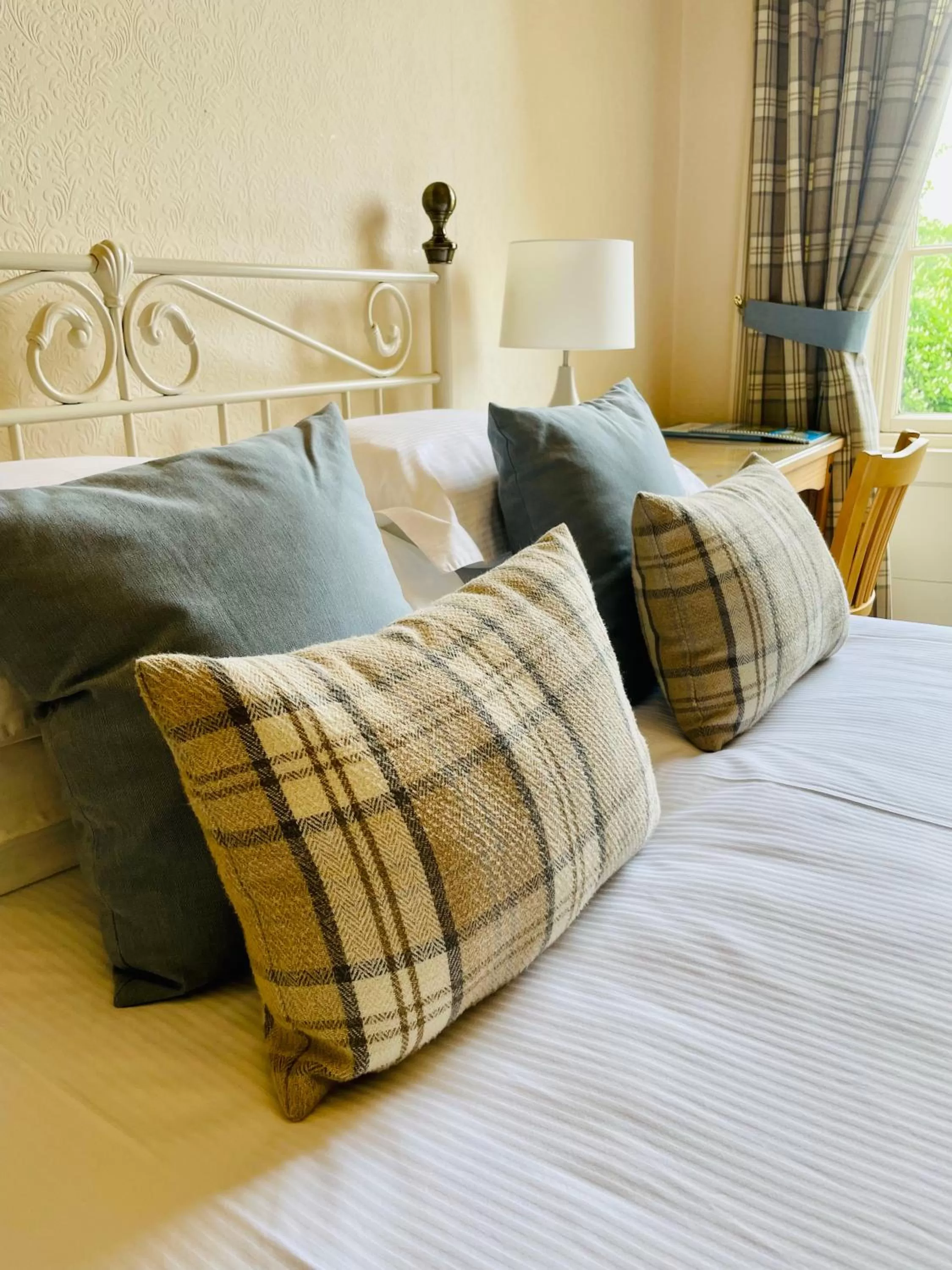 Bedroom, Bed in West Plean House