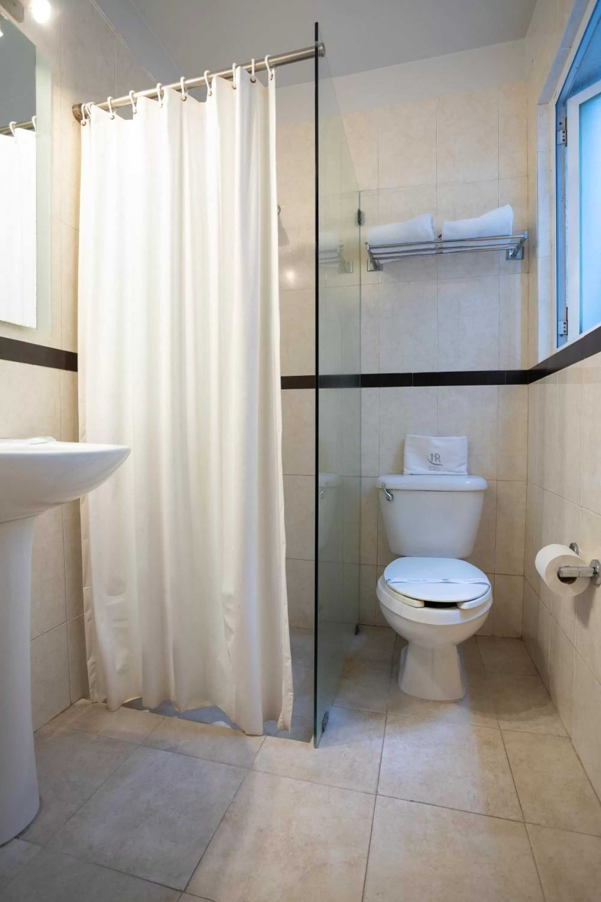 Bathroom in Hotel Roble