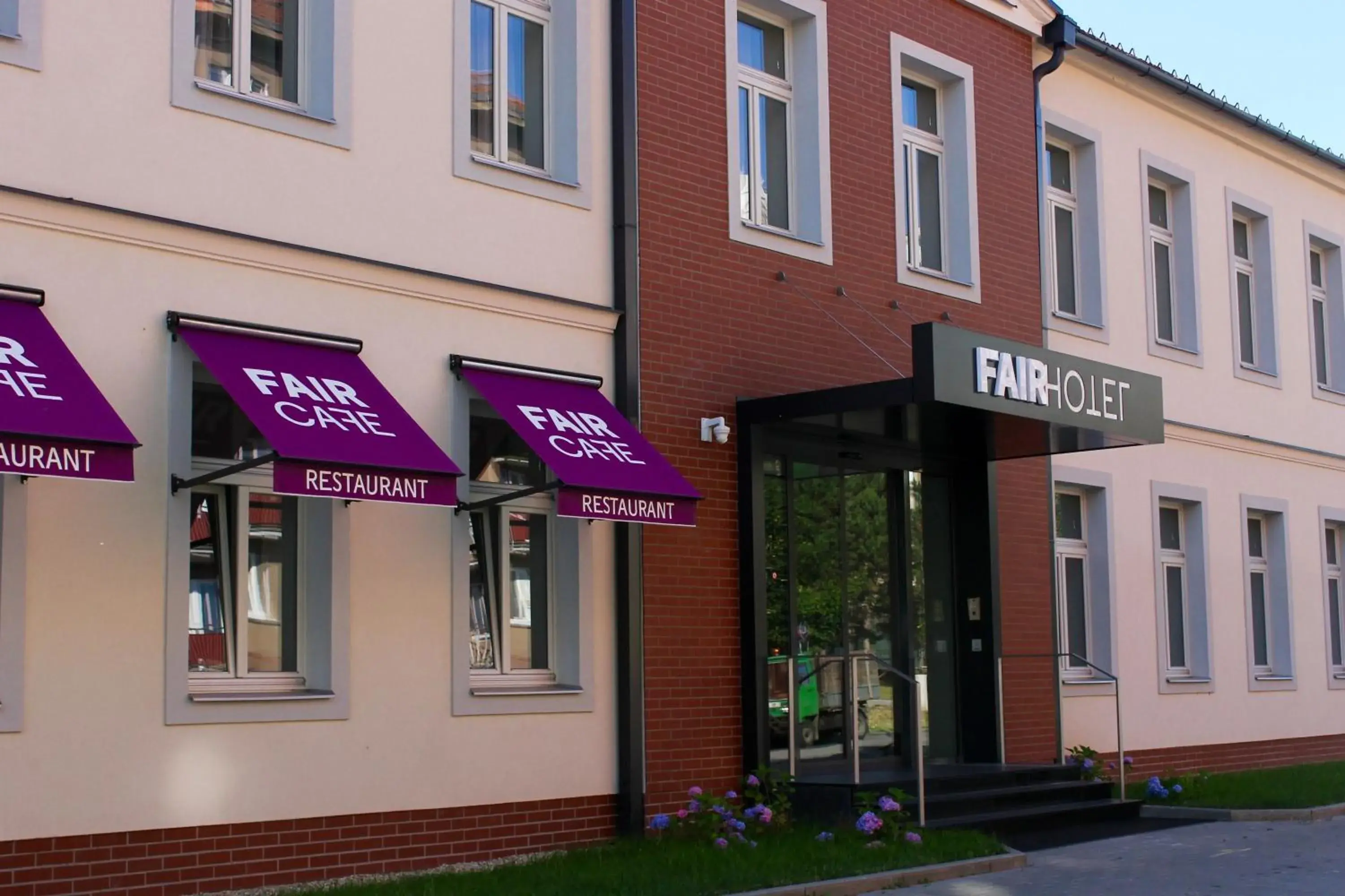 Property building, Facade/Entrance in Fairhotel