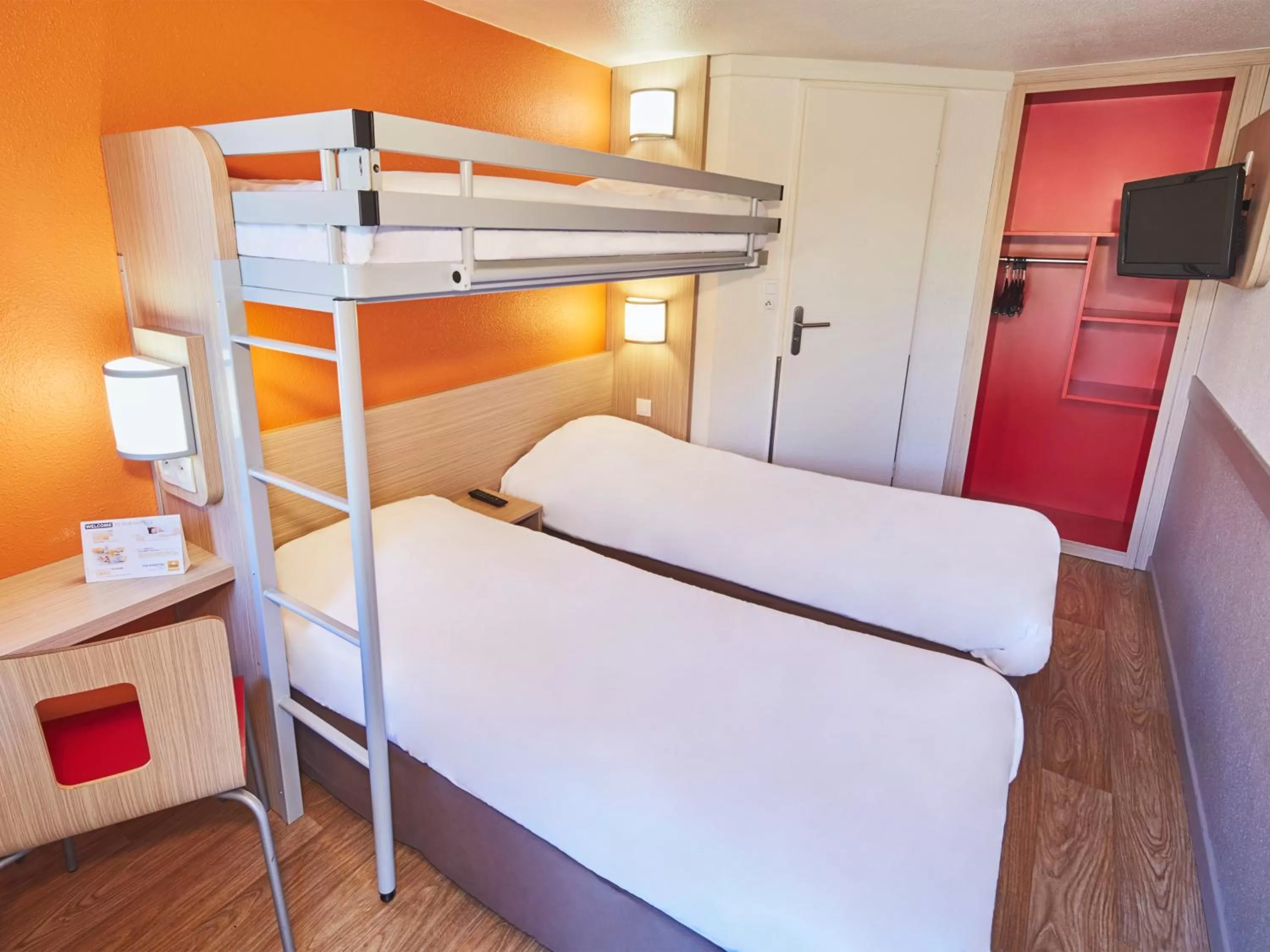 bunk bed, Bed in Première Classe Melun Senart