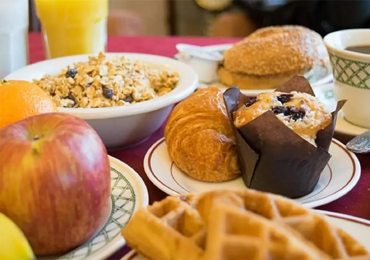 Breakfast in Stanyan Park Hotel