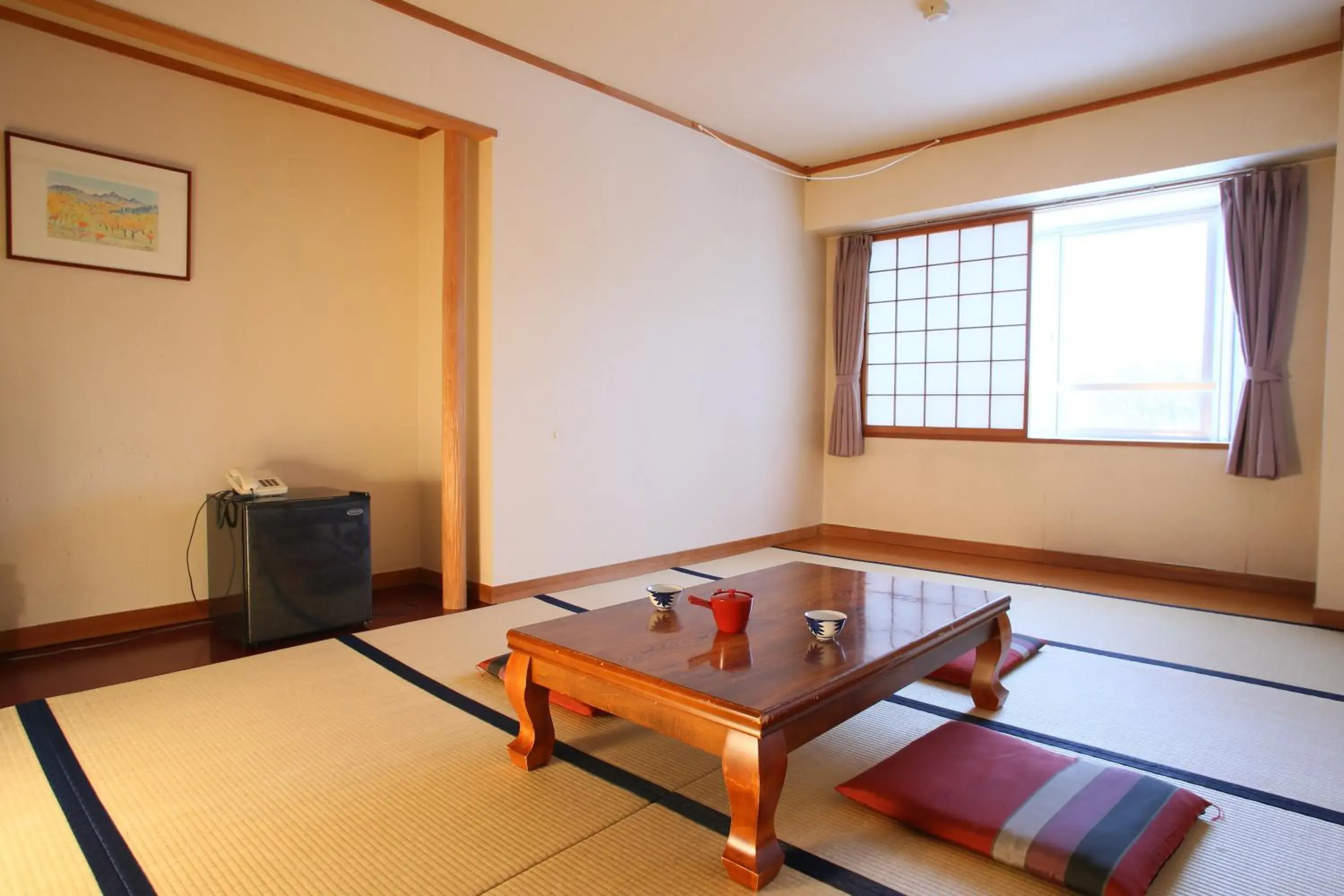 Photo of the whole room, Seating Area in Shiga Lake Hotel