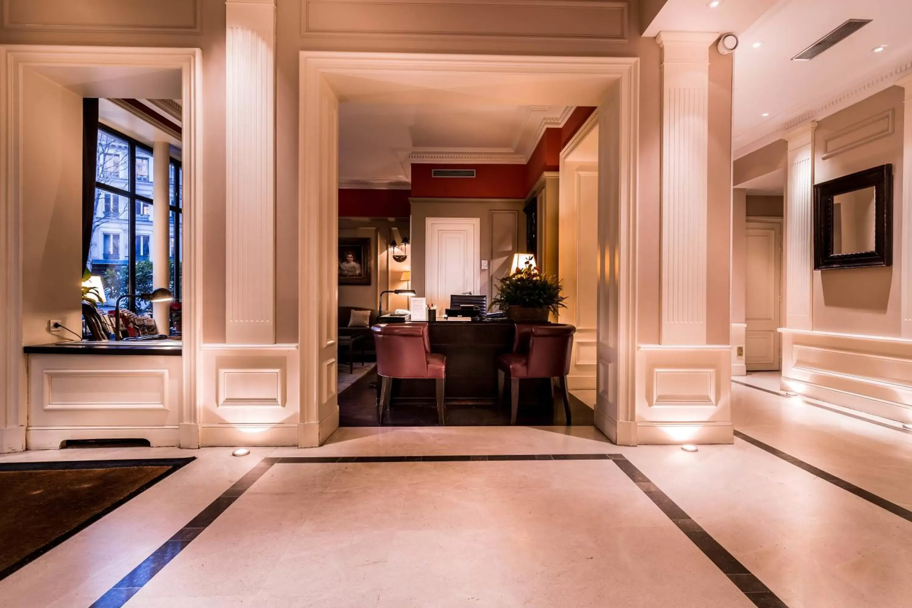 Lobby or reception in Hôtel Le Lavoisier