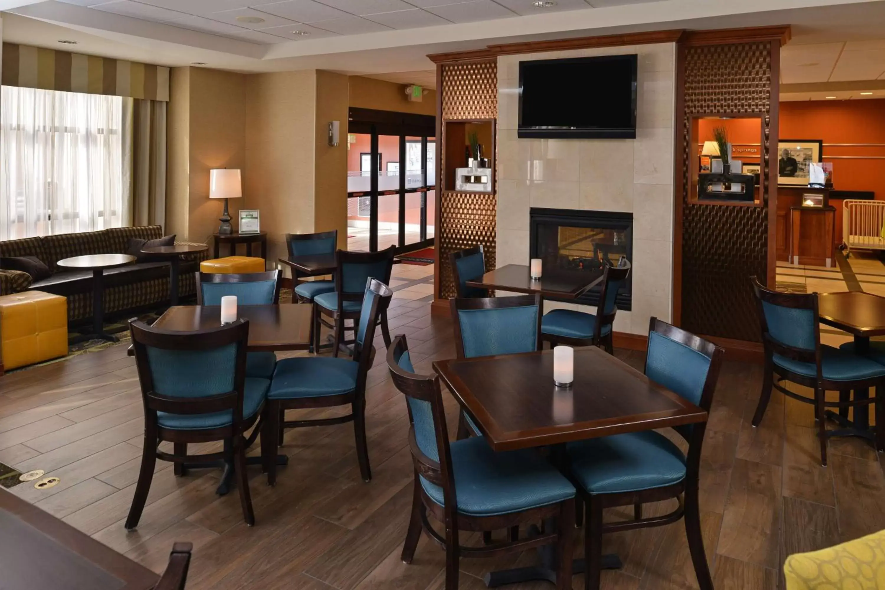 Lobby or reception, Restaurant/Places to Eat in Hampton Inn Rock Springs