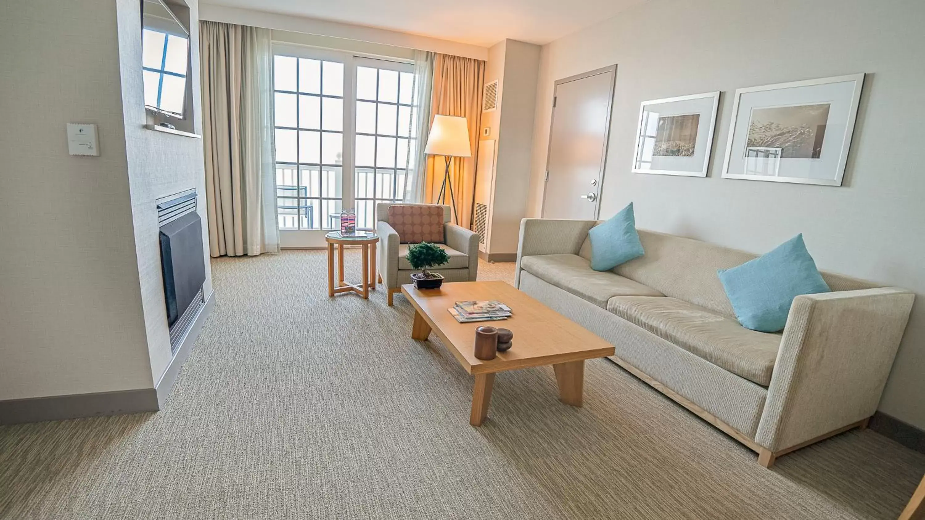 Bedroom, Seating Area in InterContinental The Clement Monterey, an IHG Hotel