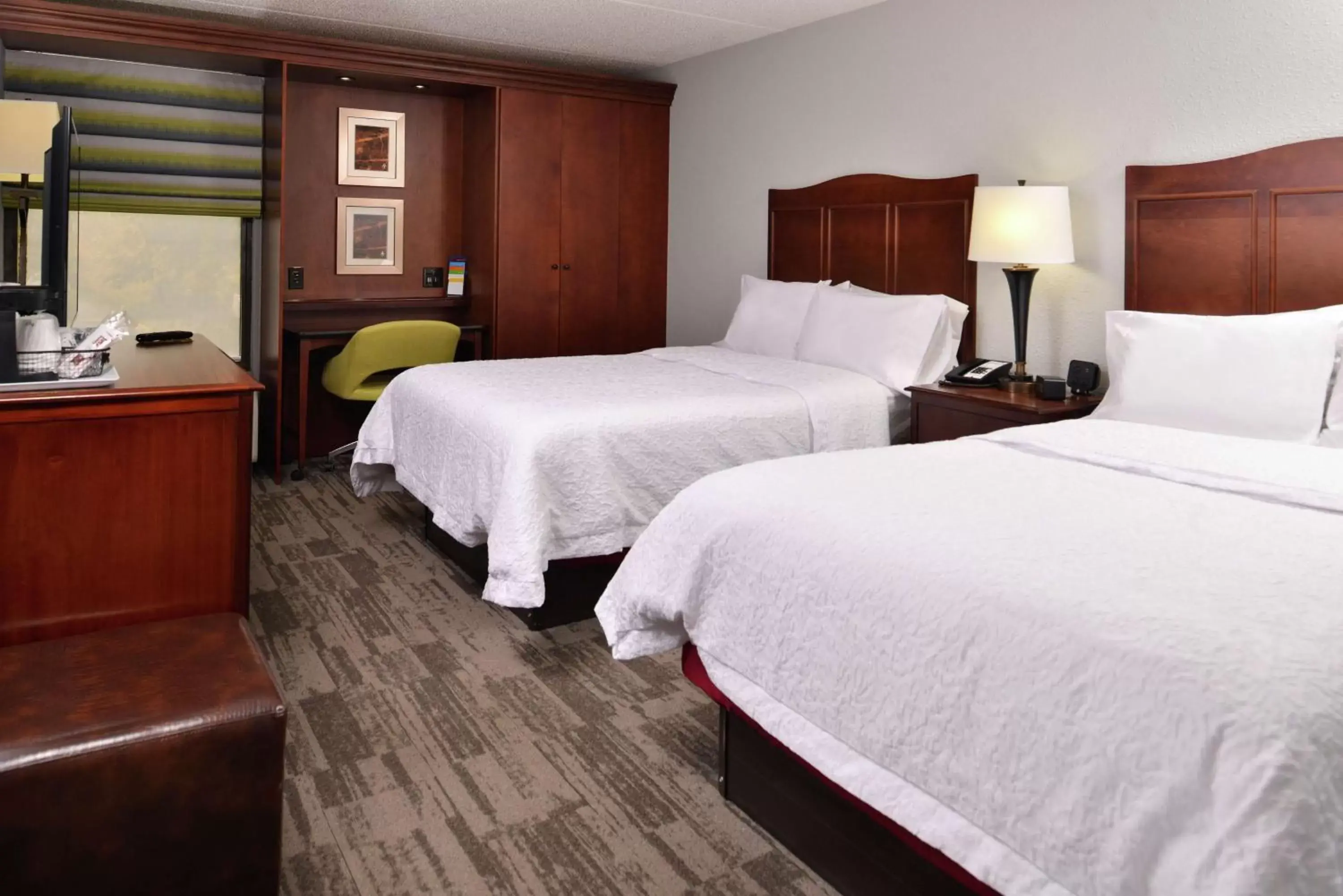 Bedroom, Bed in Hampton Inn Norfolk/Virginia Beach