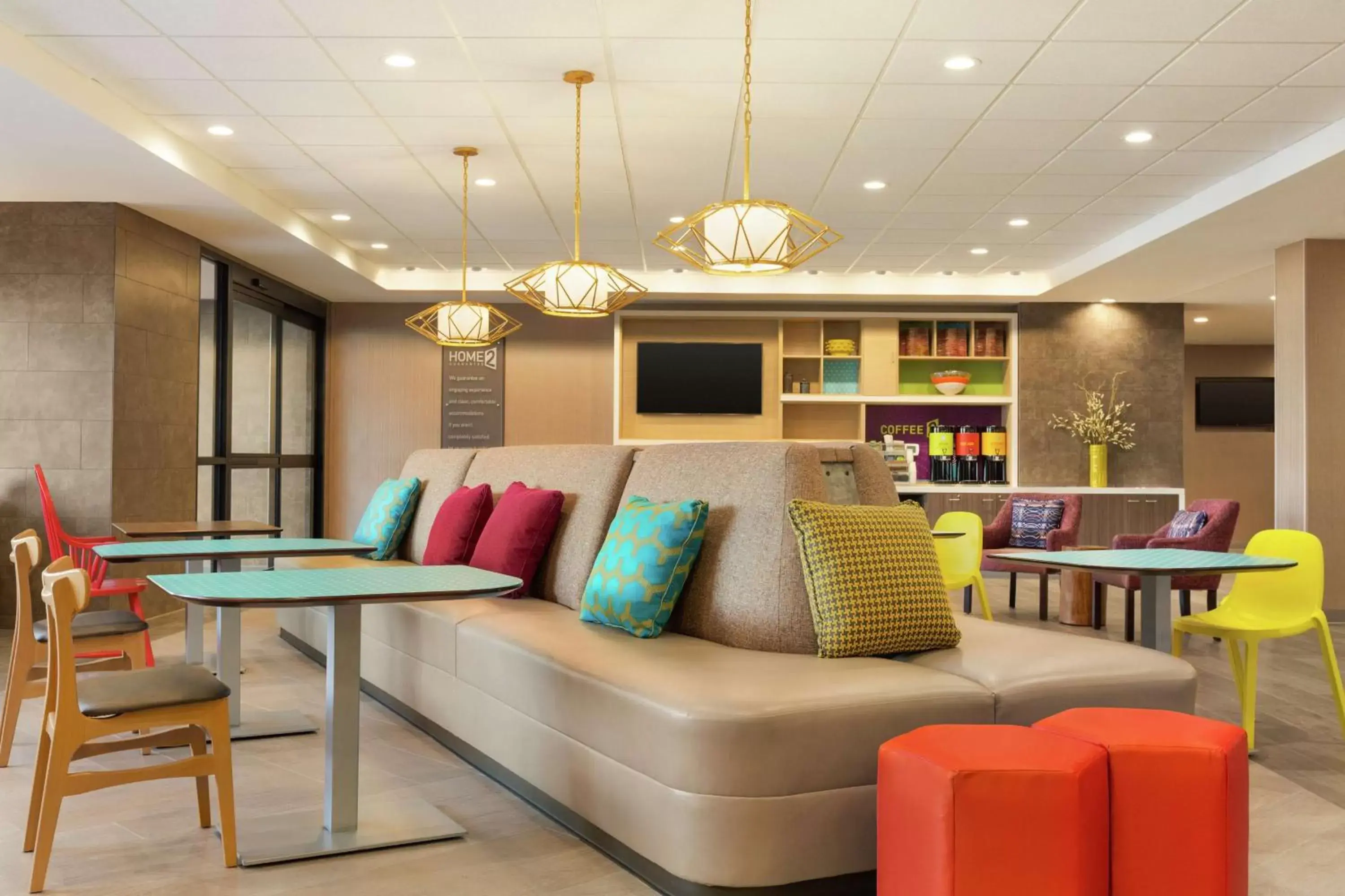 Lobby or reception in Home2 Suites By Hilton Portland Airport