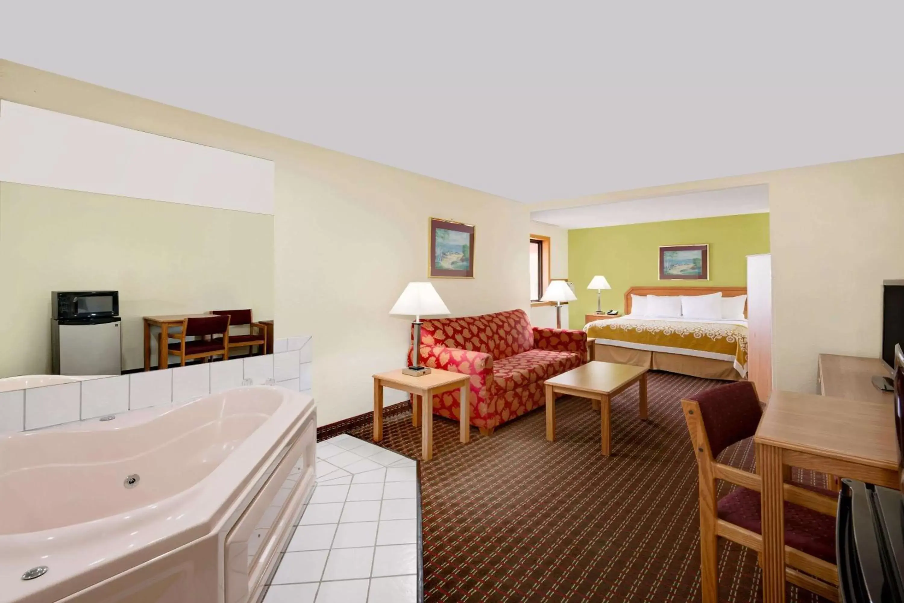 Photo of the whole room in Days Inn by Wyndham Fort Dodge