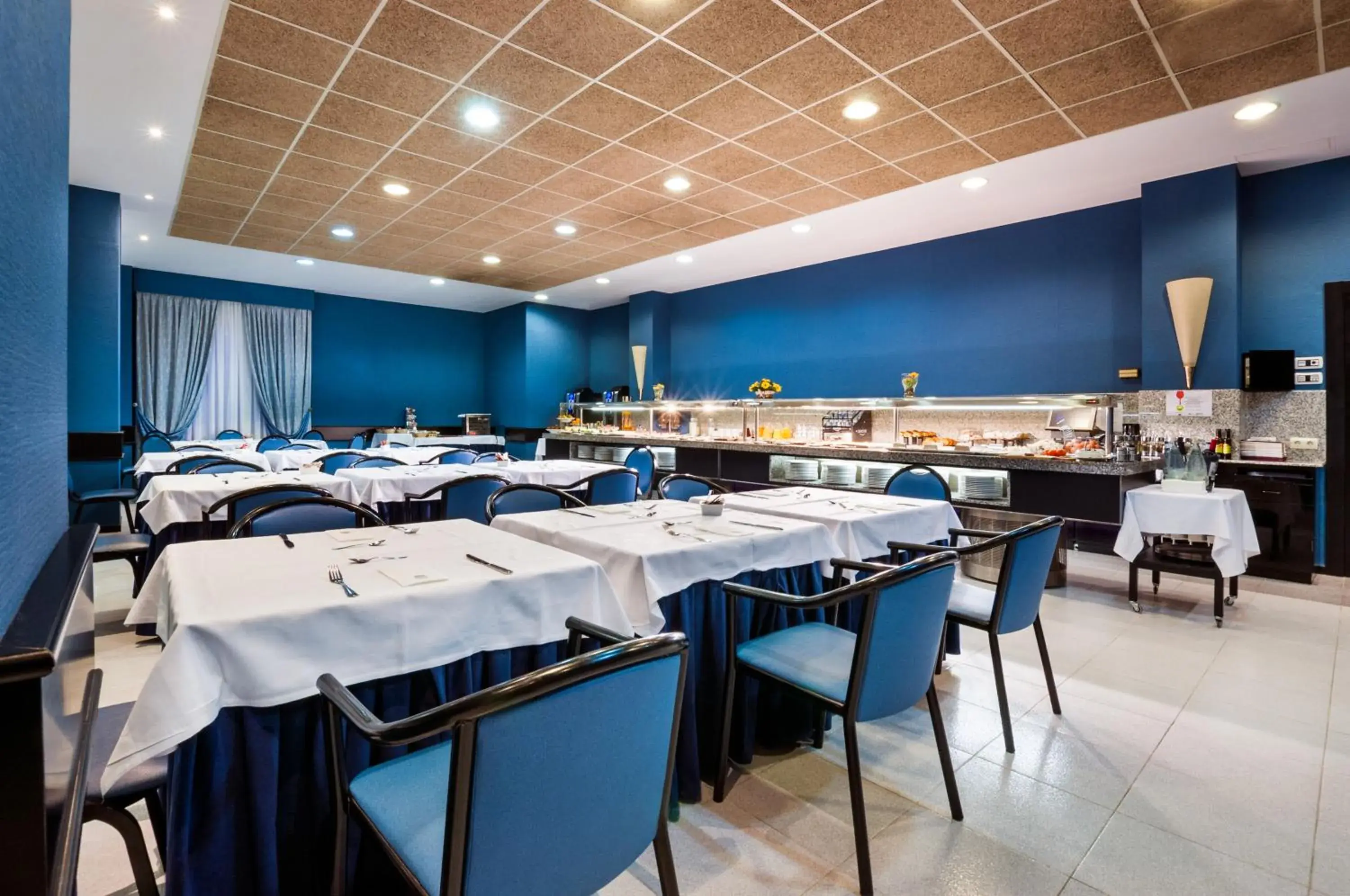 Buffet breakfast, Restaurant/Places to Eat in Hotel Ciudad de Alcañiz