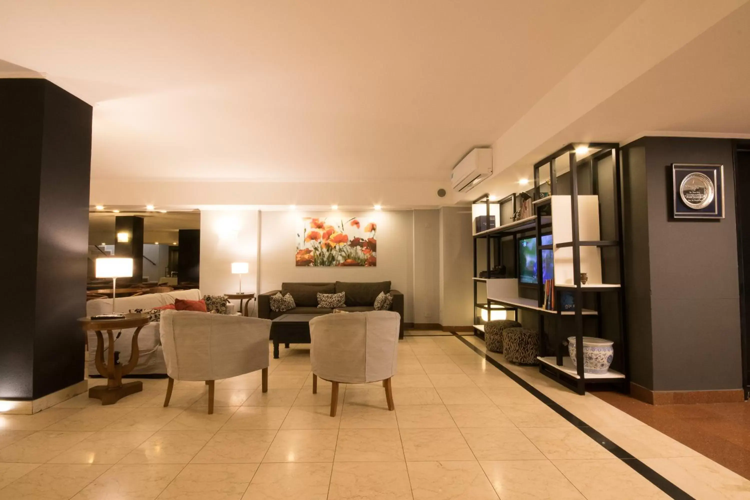 Lounge or bar in Gran Hotel Buenos Aires Lounge or bar in Gran Hotel Buenos Aires