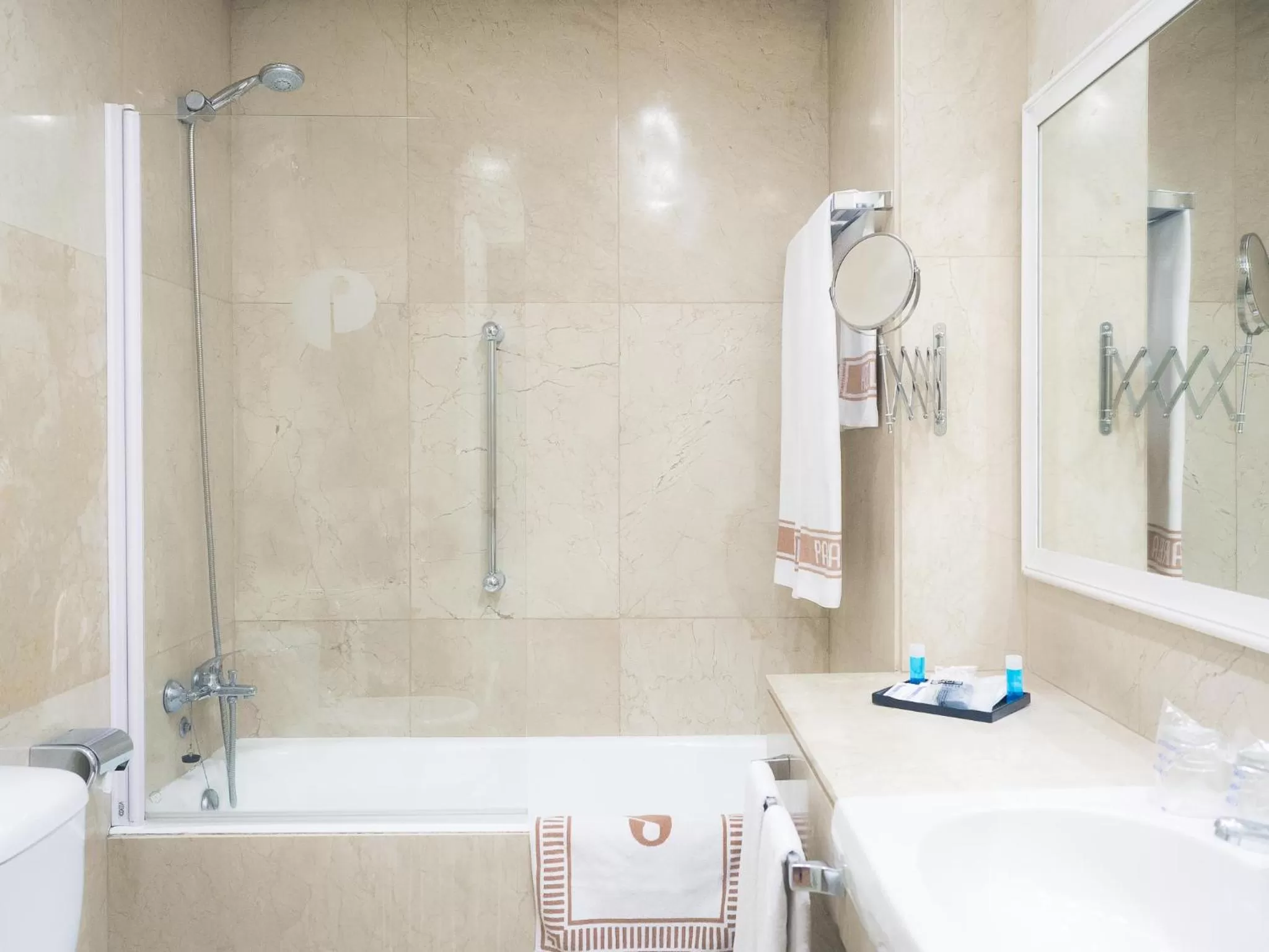 Bathroom in Hotel Pasarela